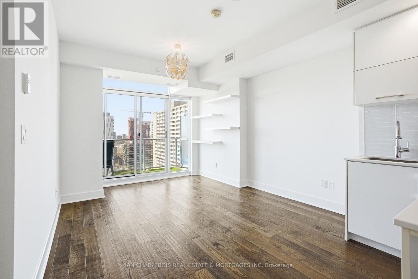 1701 - 255 BAY STREET Image 13