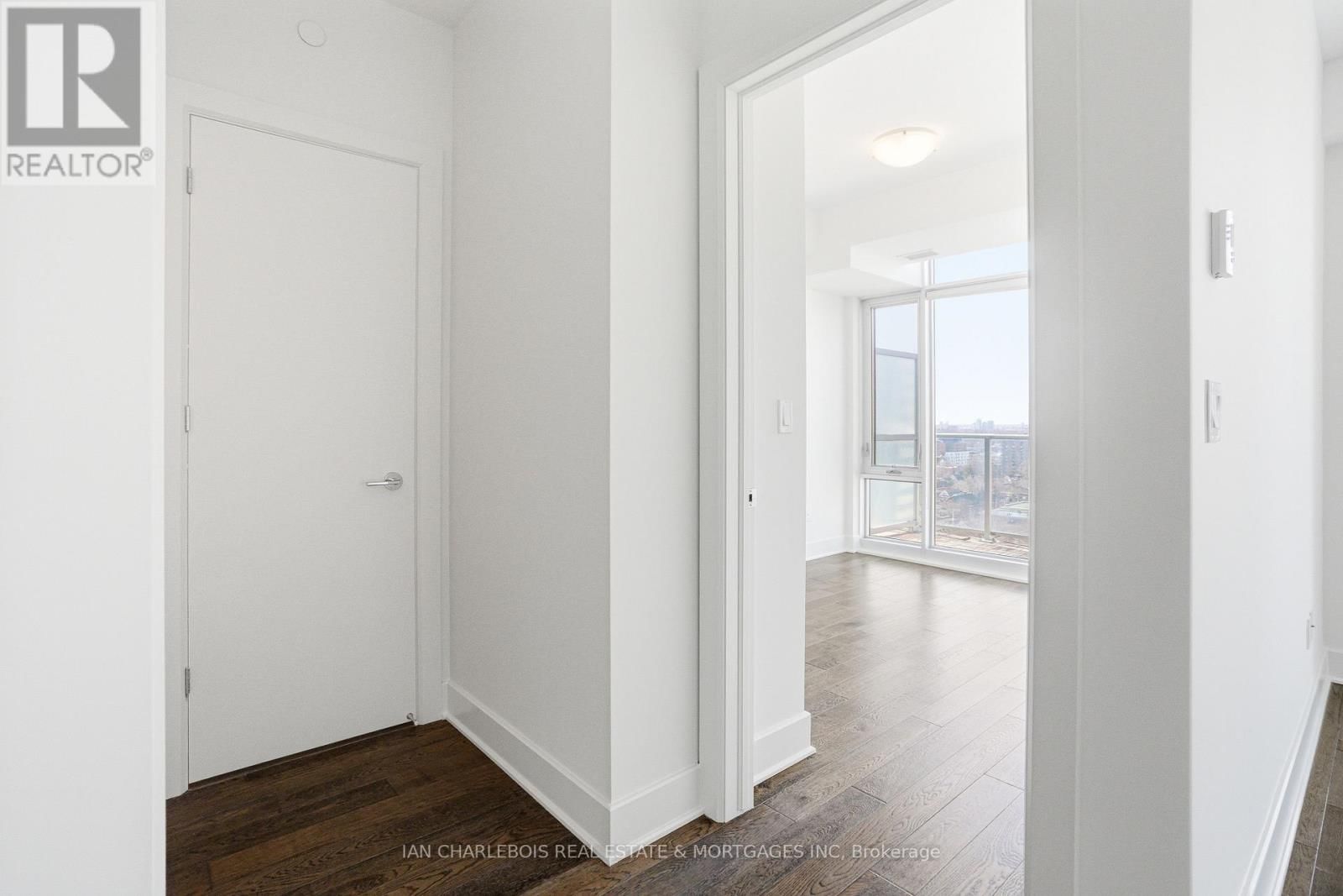 1701 - 255 BAY STREET Image 18