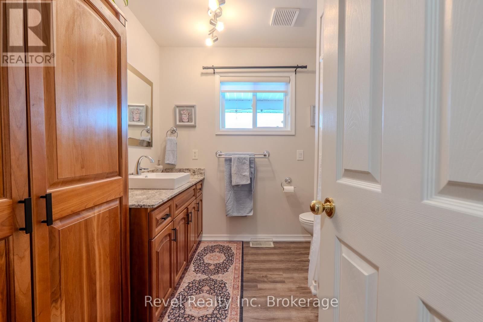 174 GOLF COURSE ROAD Image 15