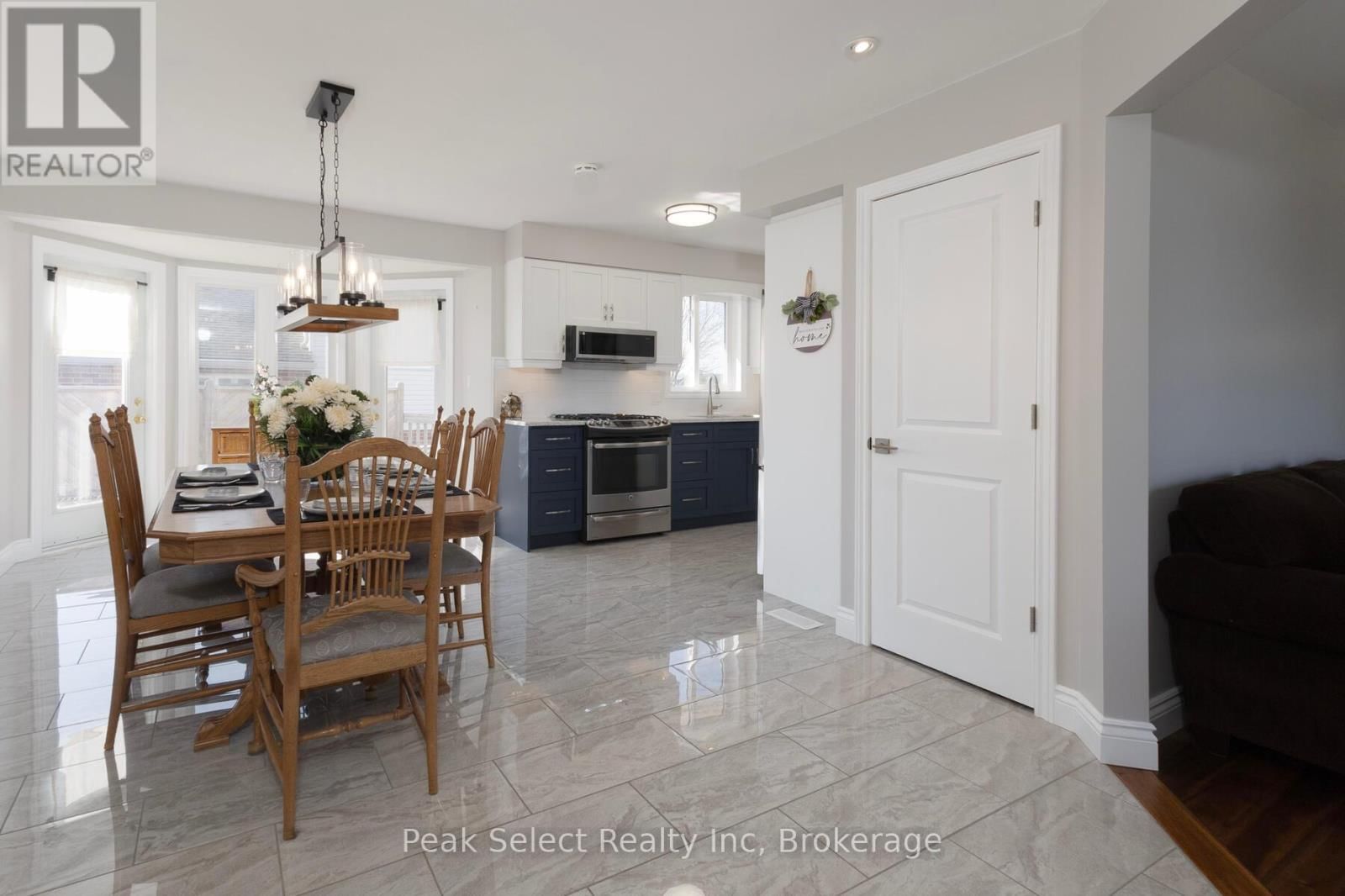 12 MEADOWRIDGE DRIVE Image 16