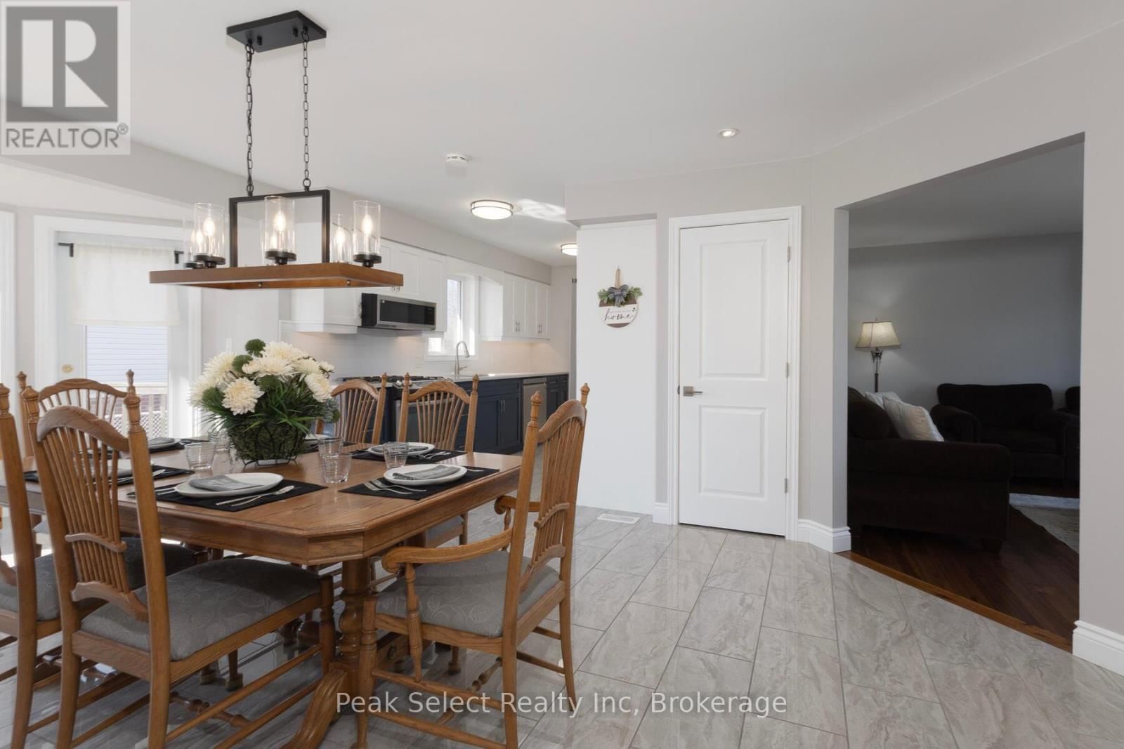 12 MEADOWRIDGE DRIVE Image 19