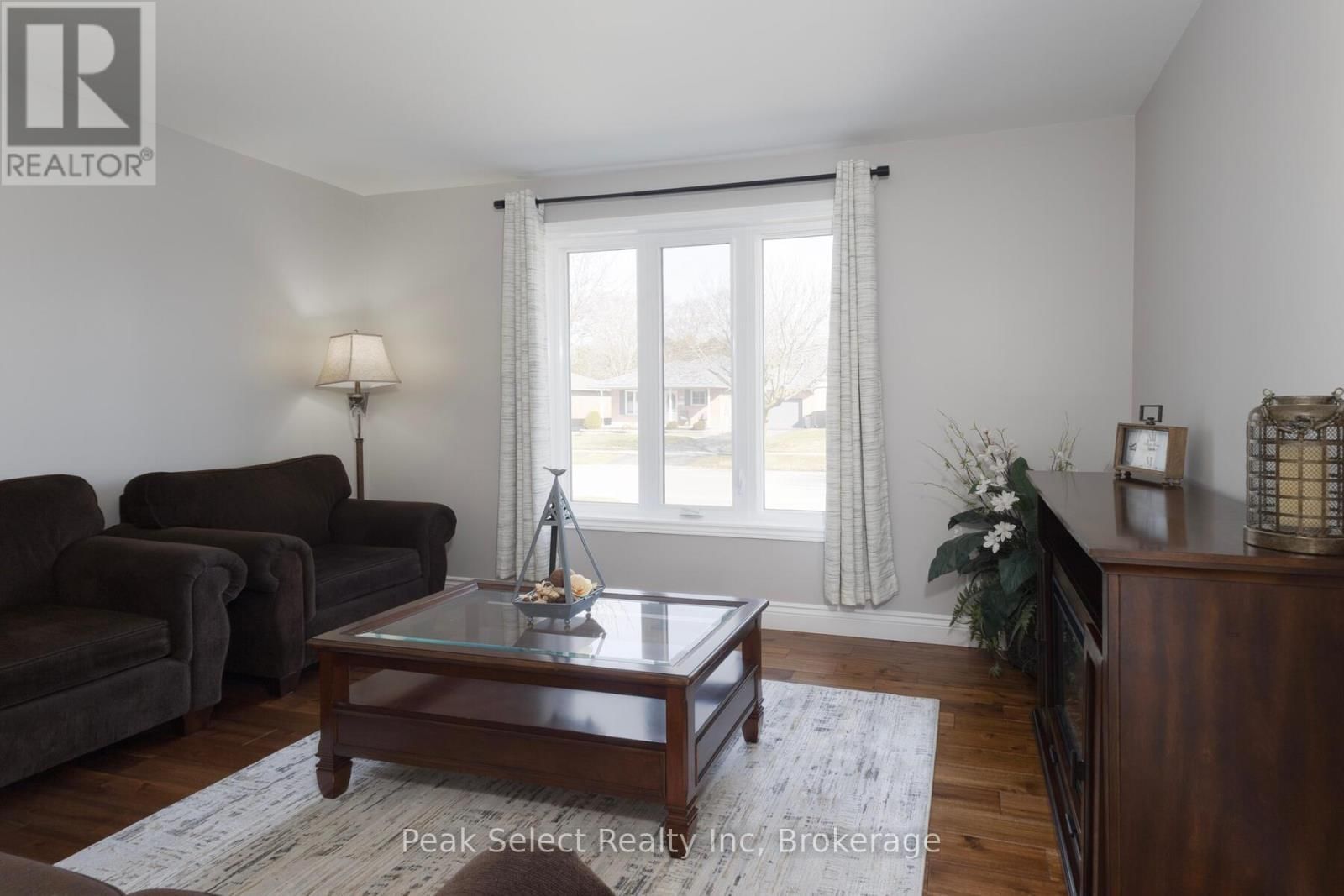 12 MEADOWRIDGE DRIVE Image 8