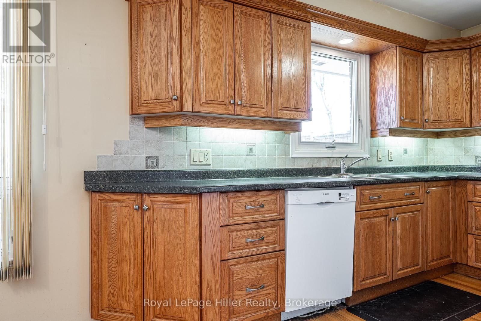 16 PARK LANE DRIVE Image 12