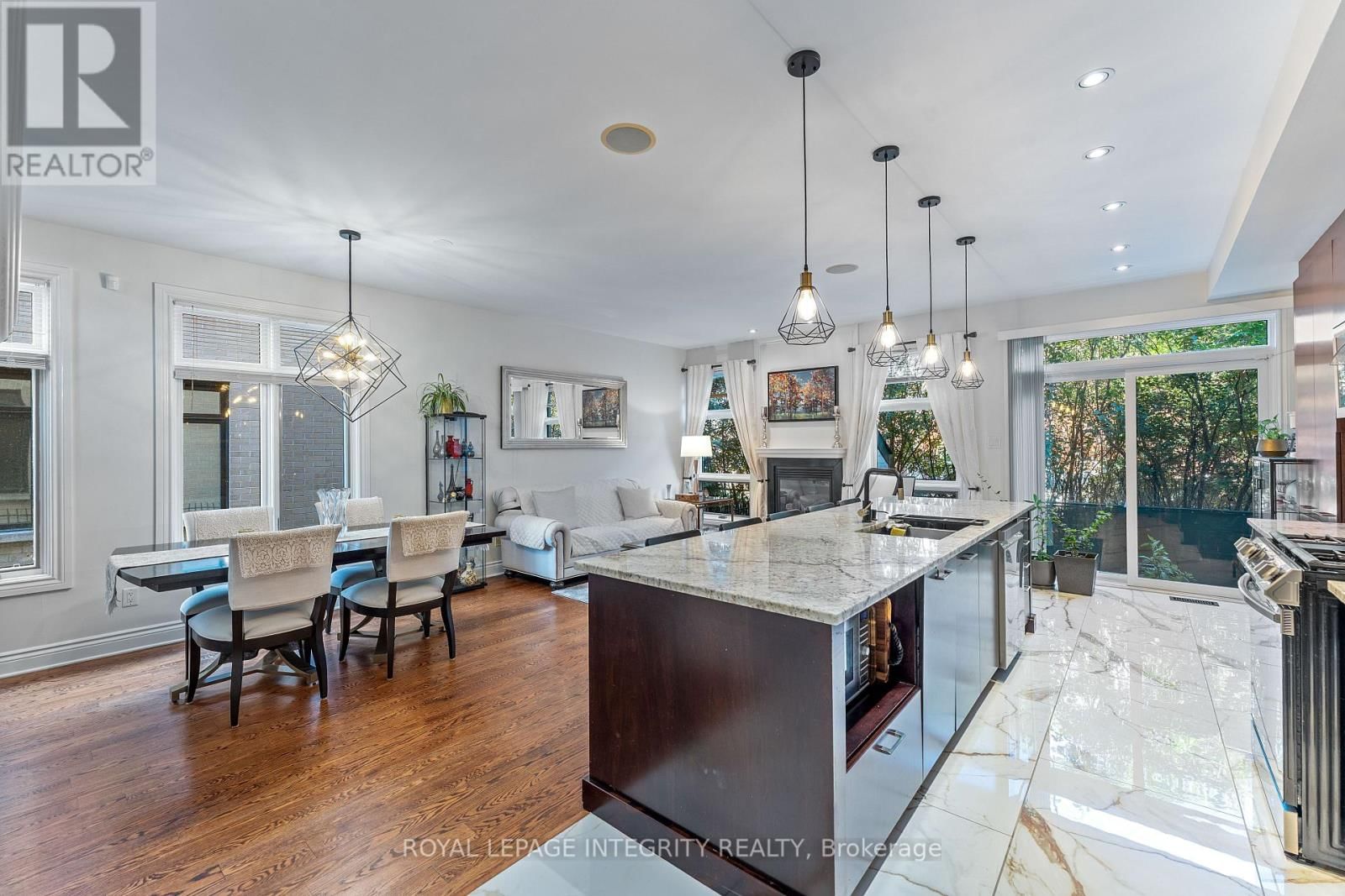 812 PETRA PRIVATE Image 11