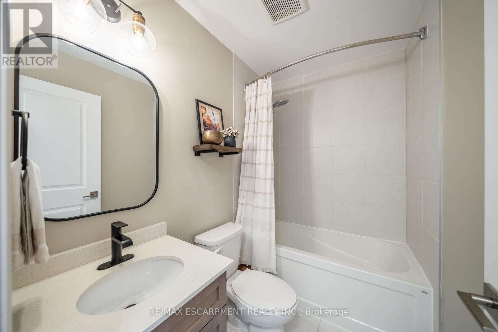 69 JOHN FREDERICK DRIVE Image 31