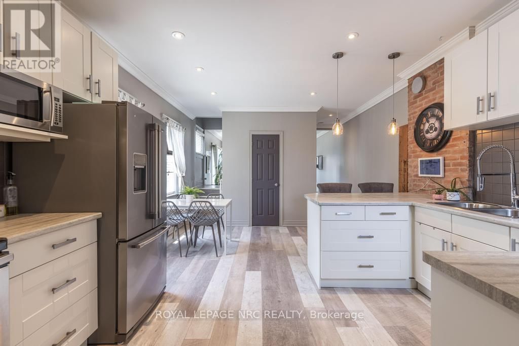 48 HODGKINS AVENUE Image 13