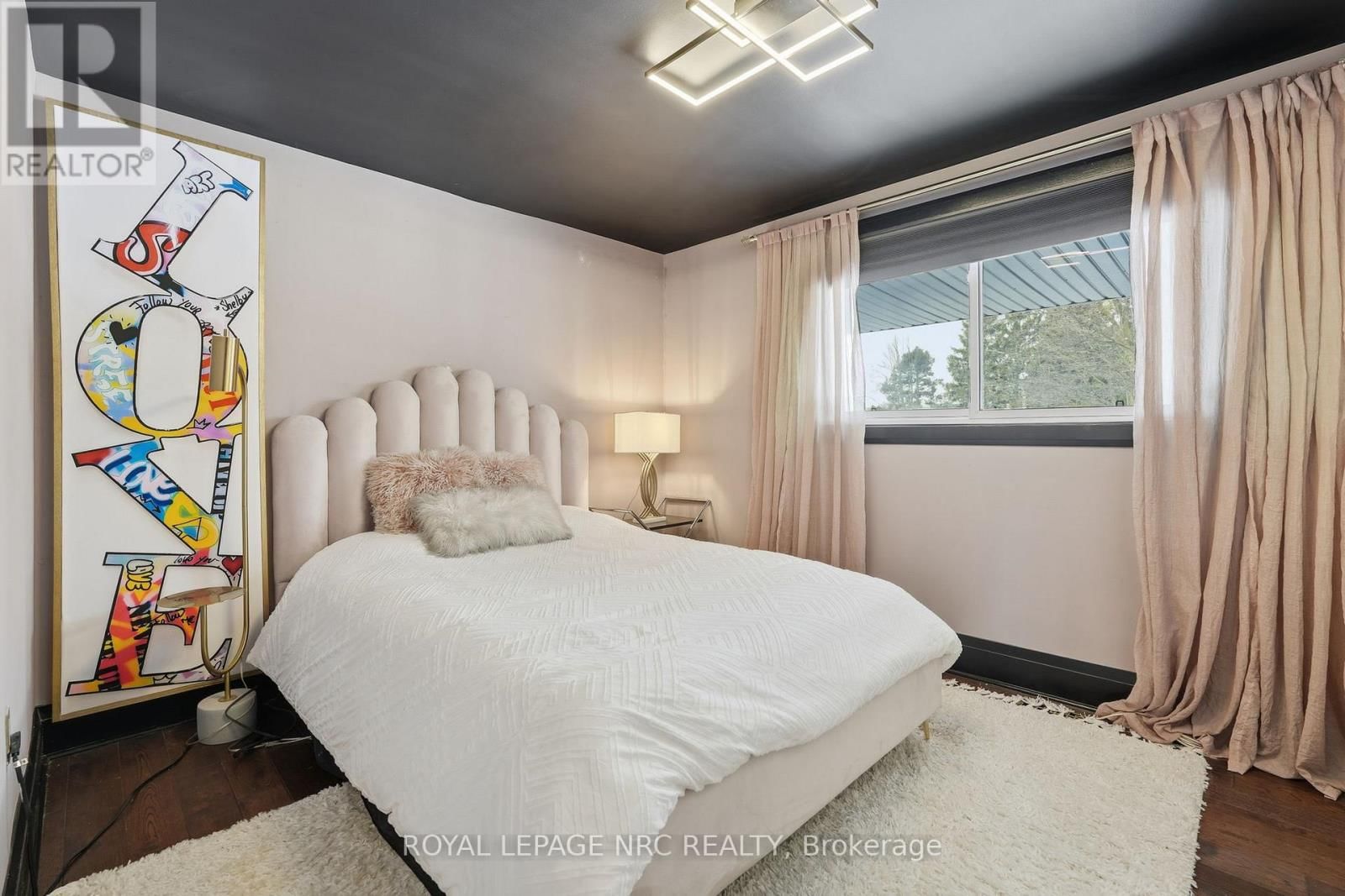 13 UPPER CANADA DRIVE Image 13