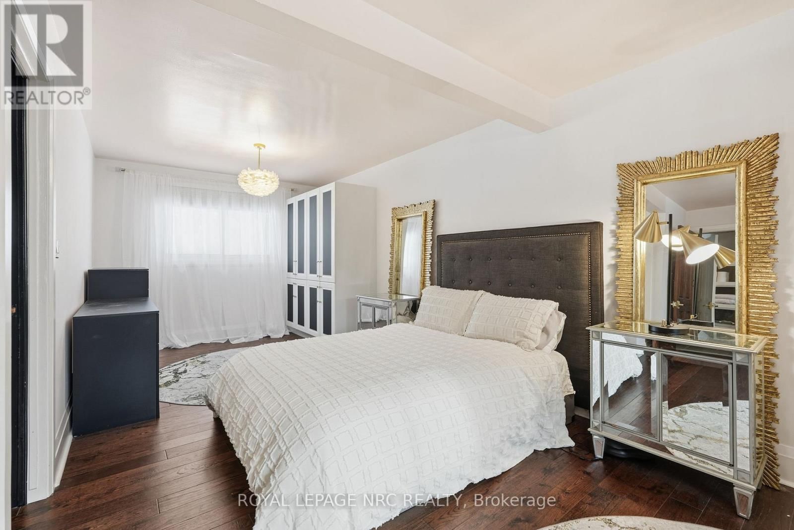 13 UPPER CANADA DRIVE Image 15