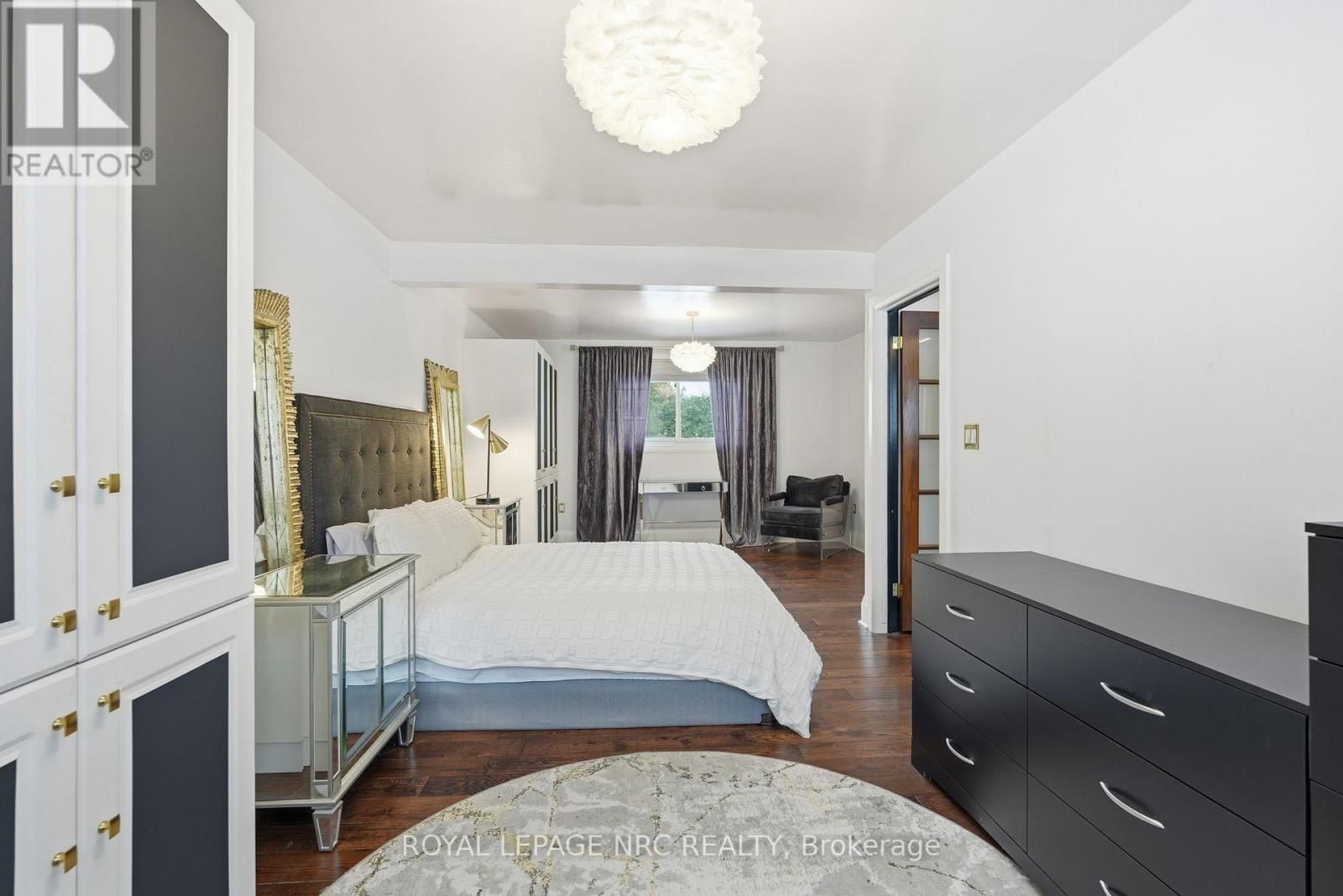 13 UPPER CANADA DRIVE Image 16