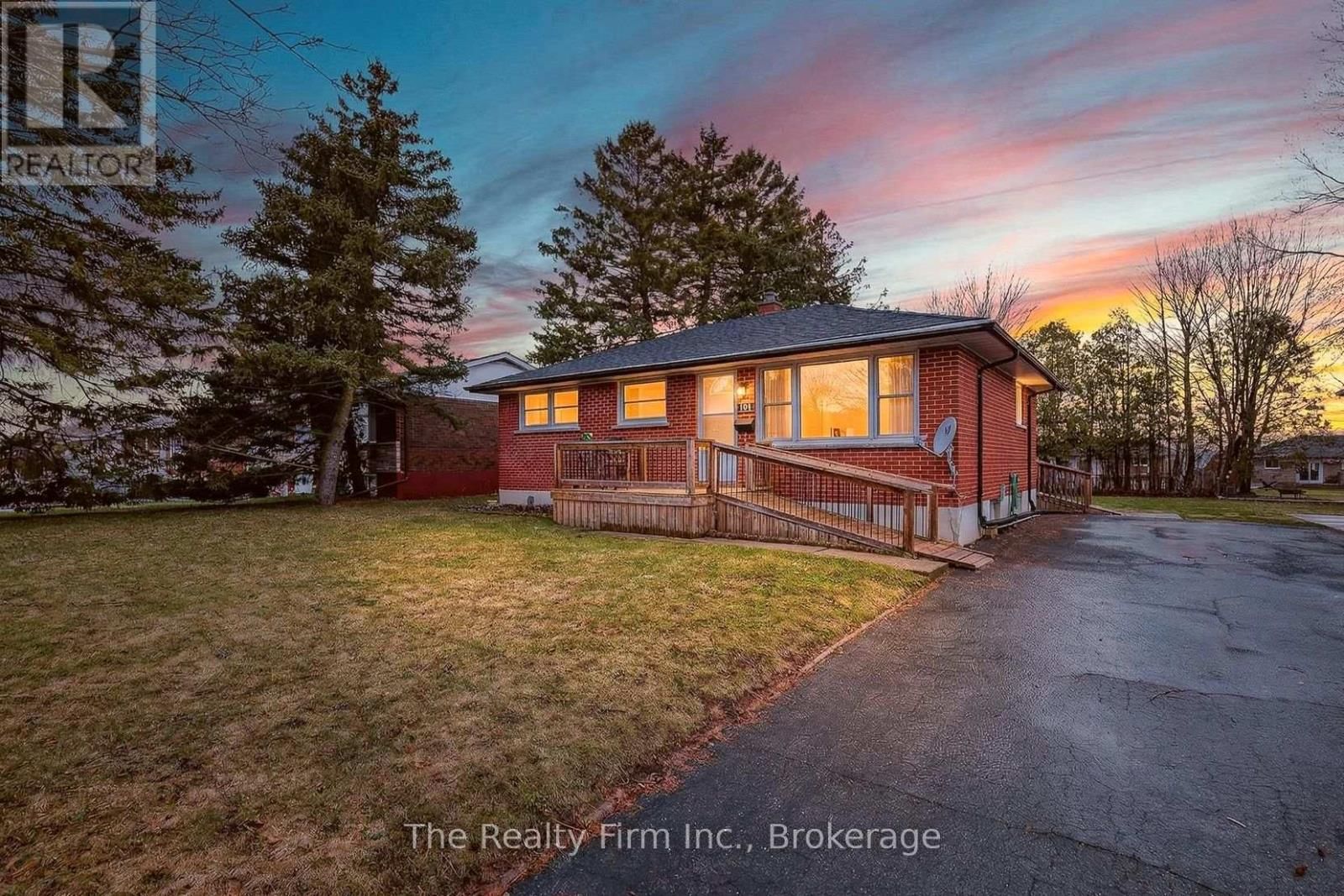 10 CHISHOLM DRIVE Image 1