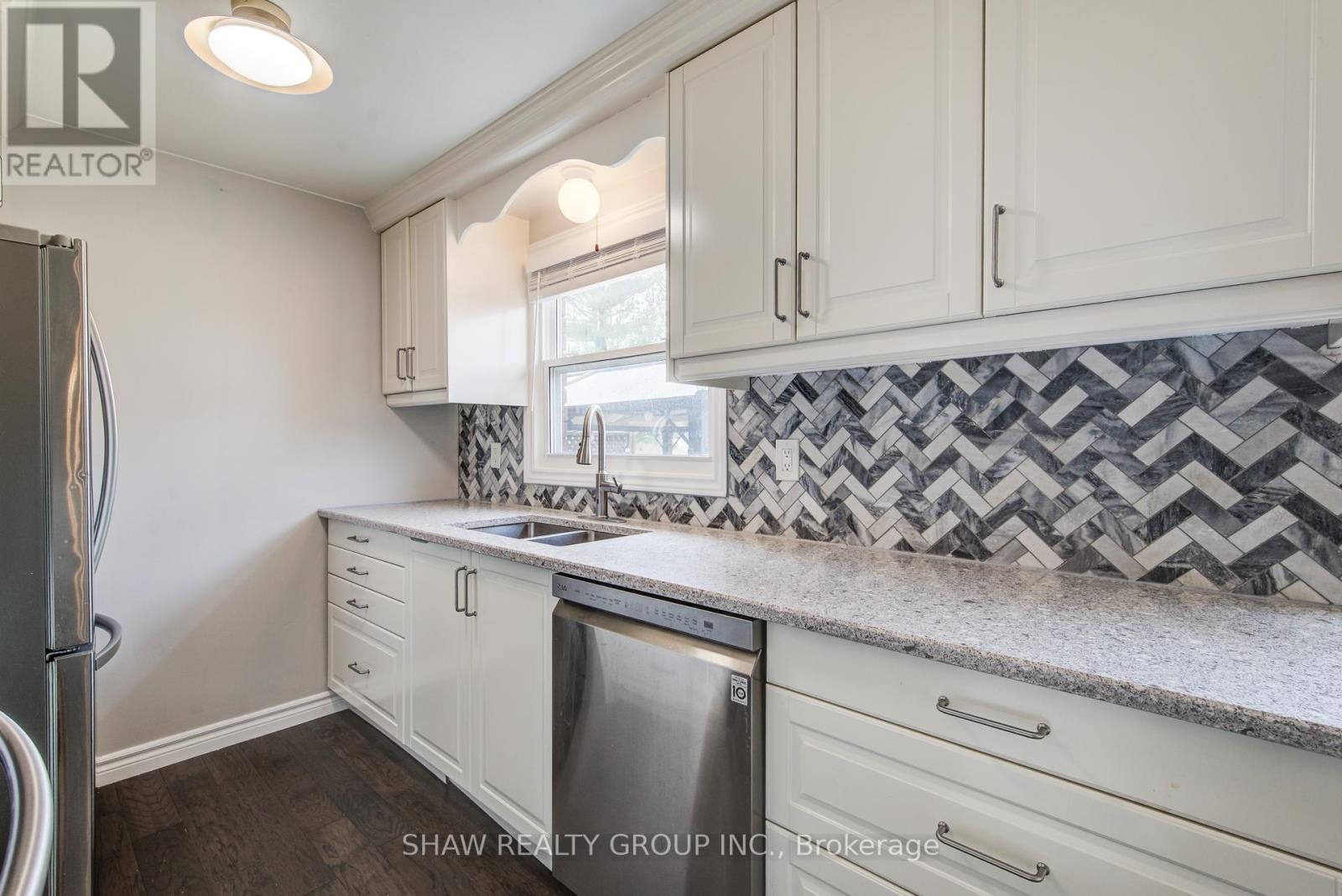 110 IMPERIAL DRIVE Image 17