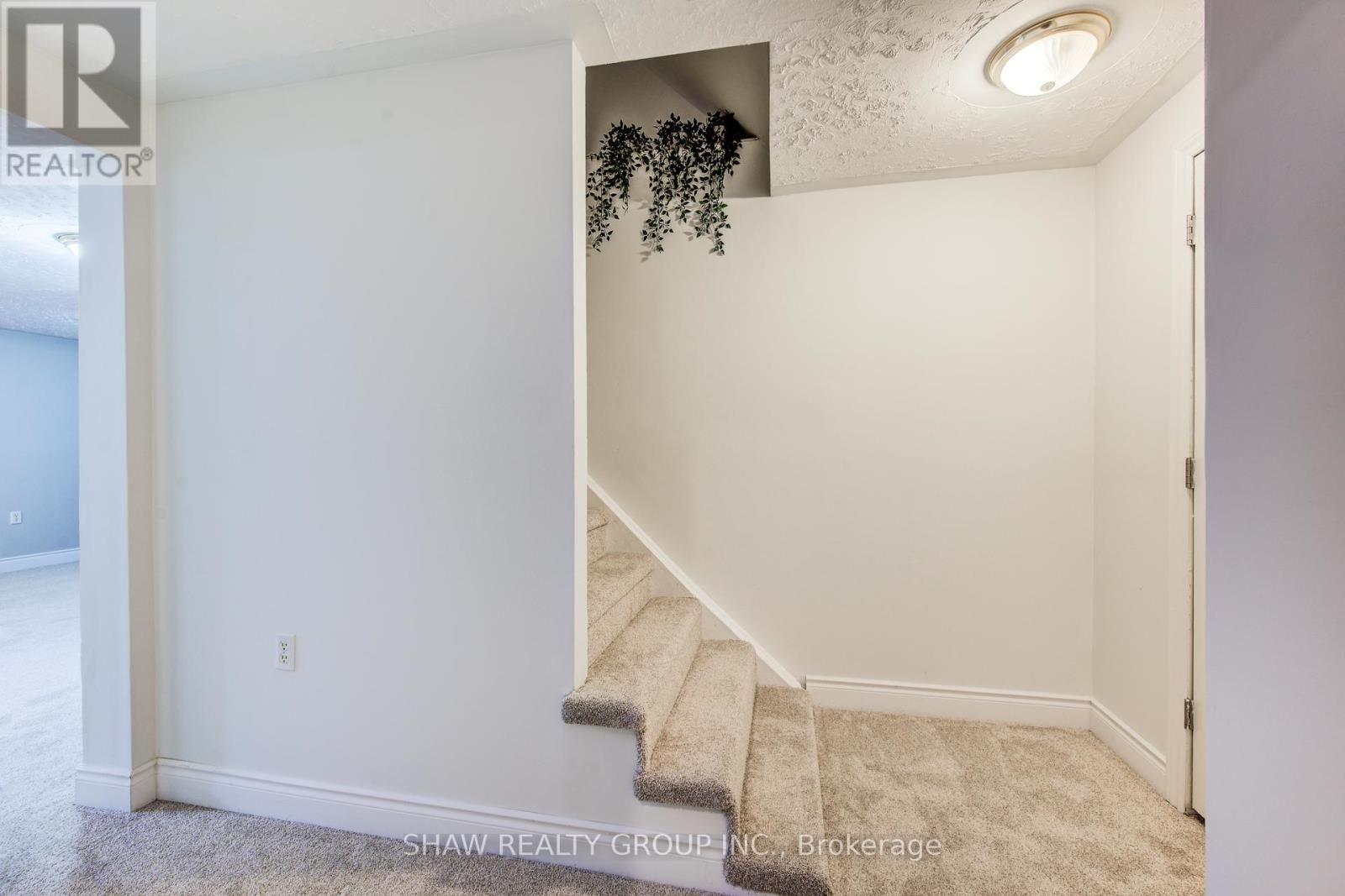 110 IMPERIAL DRIVE Image 34