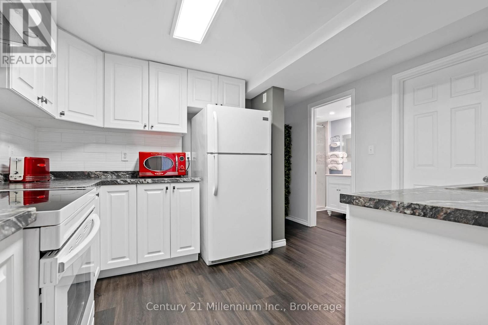 251 WILLIAM STREET Image 14