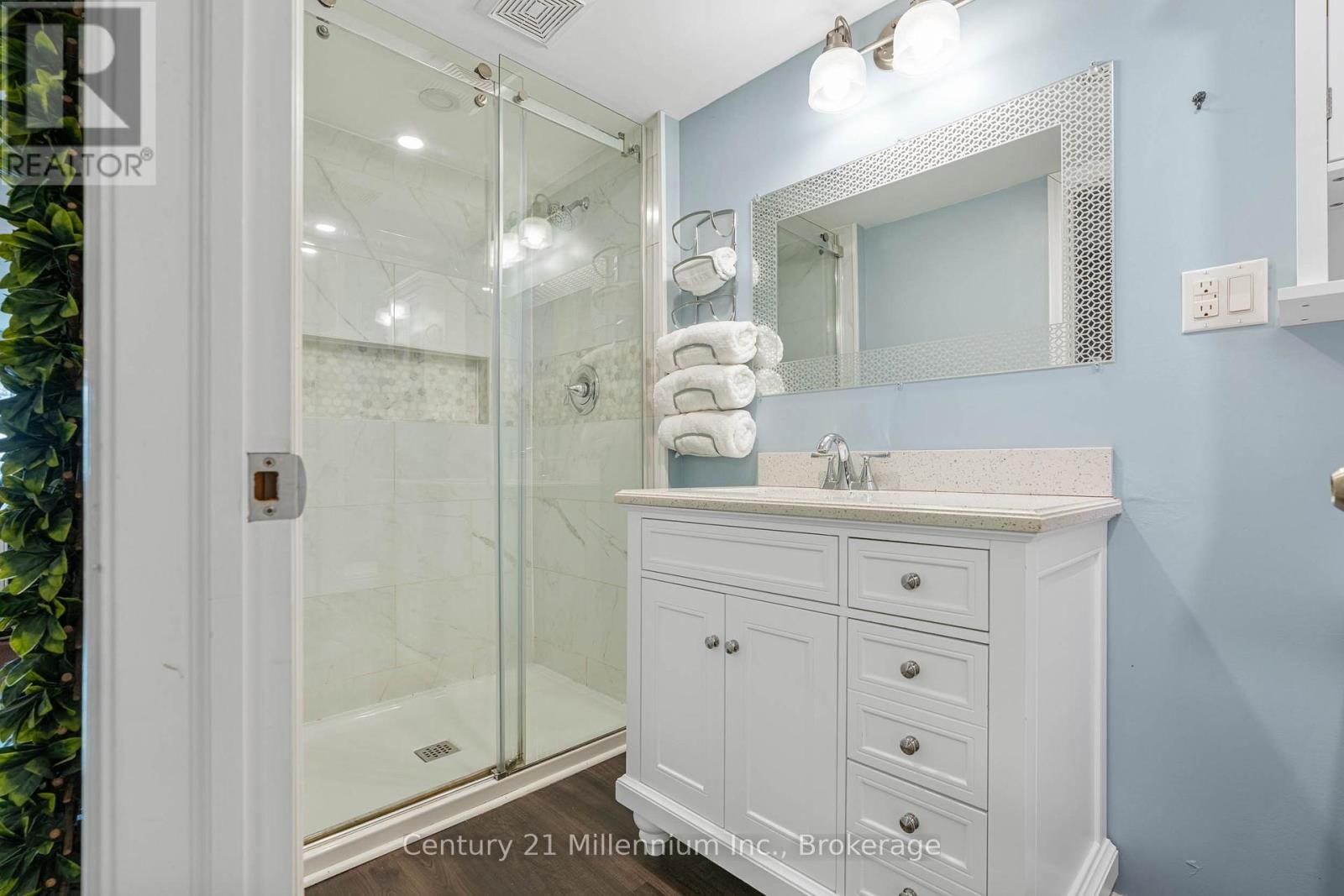 251 WILLIAM STREET Image 17