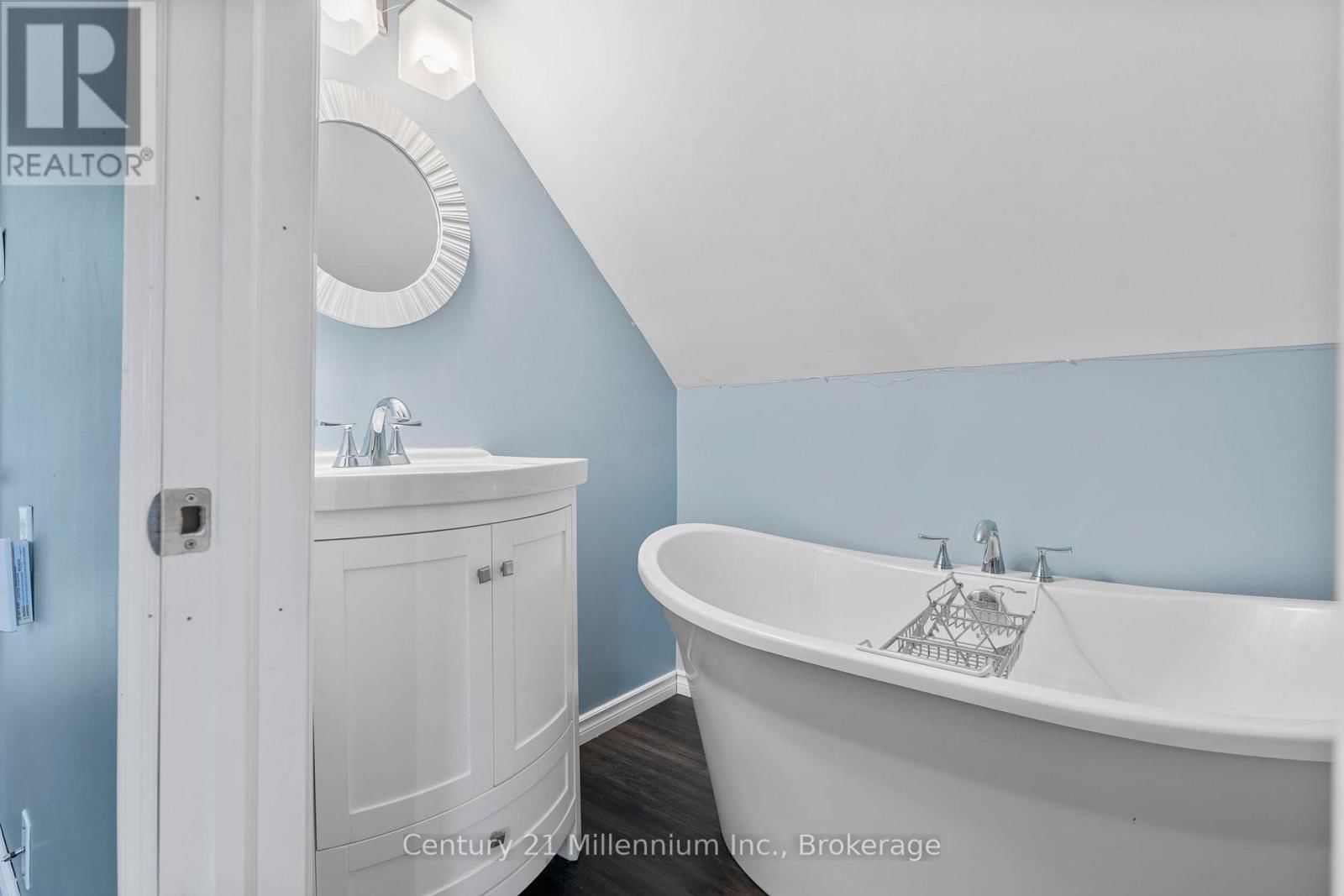 251 WILLIAM STREET Image 26