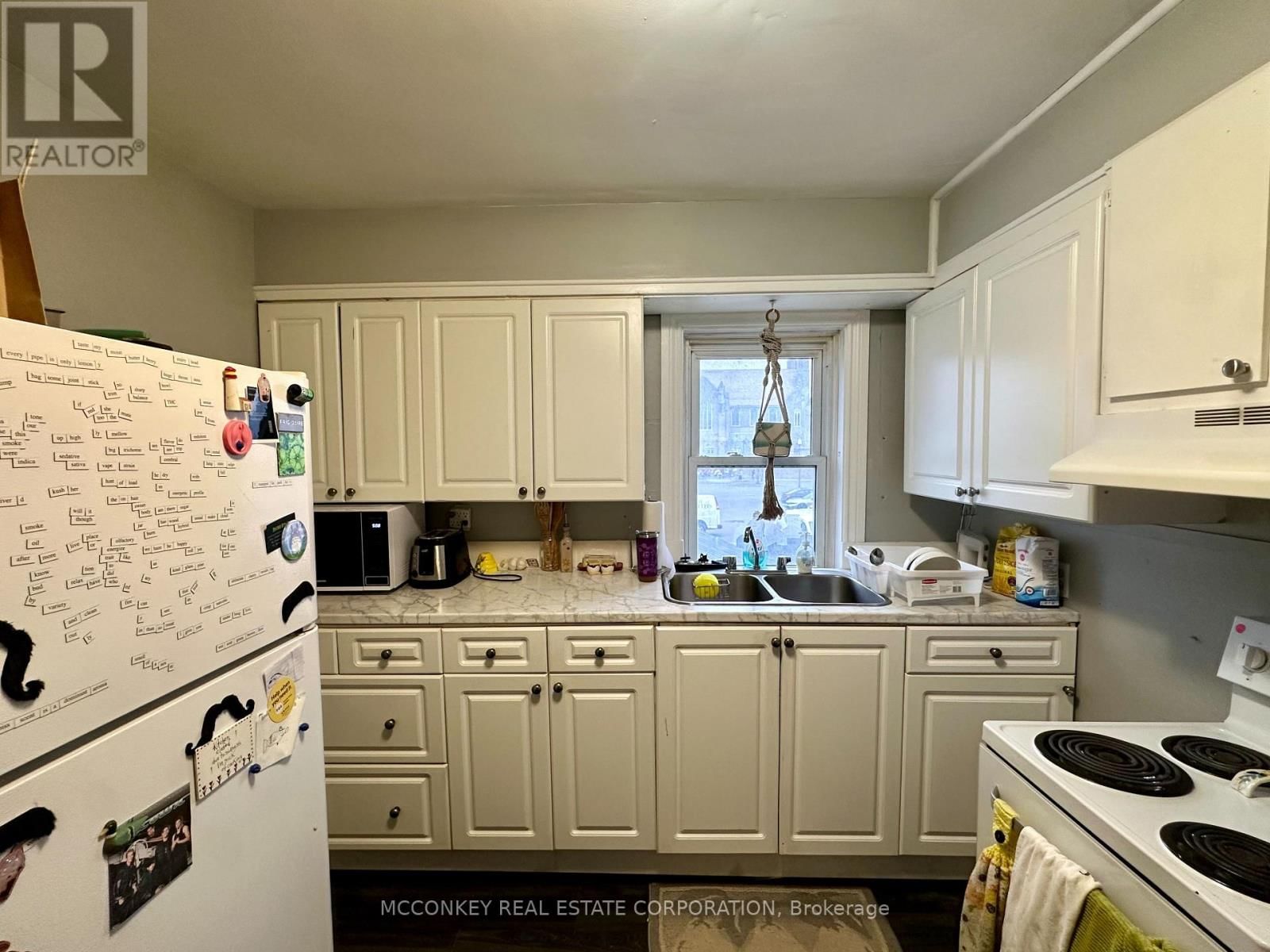 Upper - 324 CHARLOTTE STREET Image 10