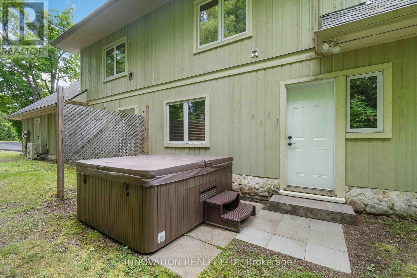 698 MOFFAT STREET Image 33