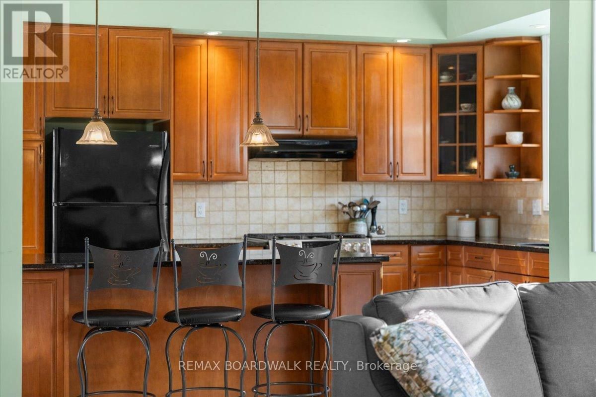 71 HORACE DRIVE Image 11