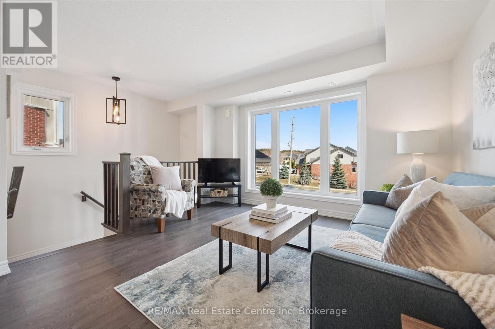 9 - 126 WATSON PARKWAY NORTH Image 6