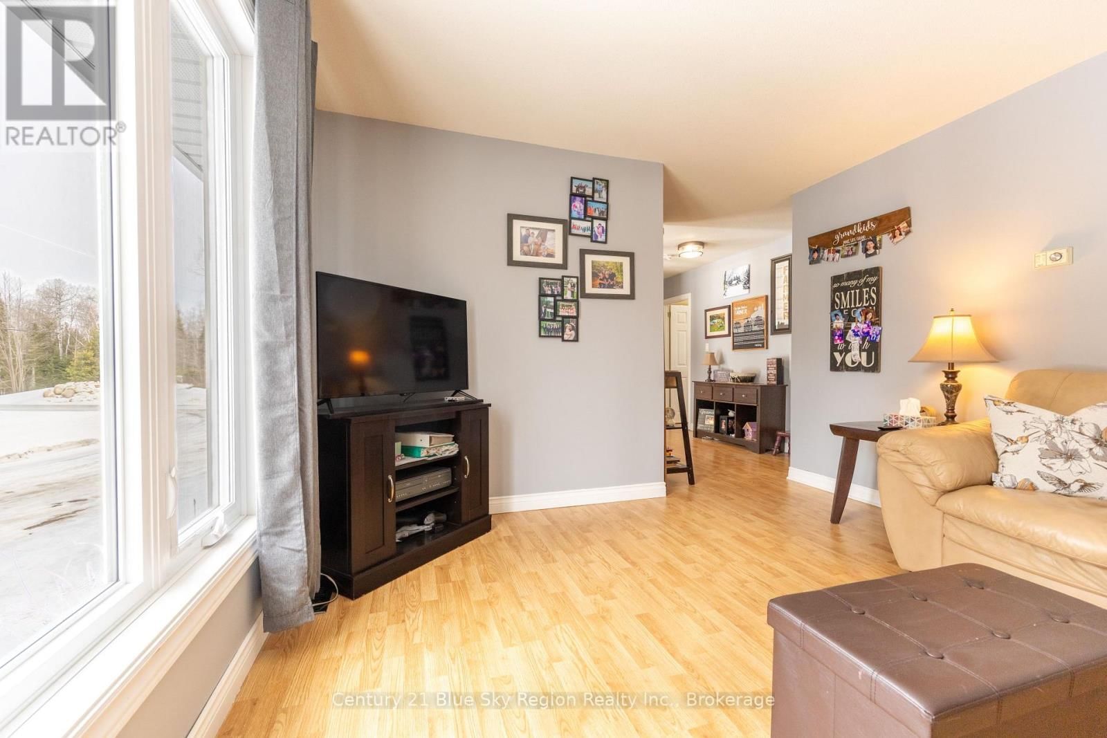 229 LINDQUIST LINE Image 8