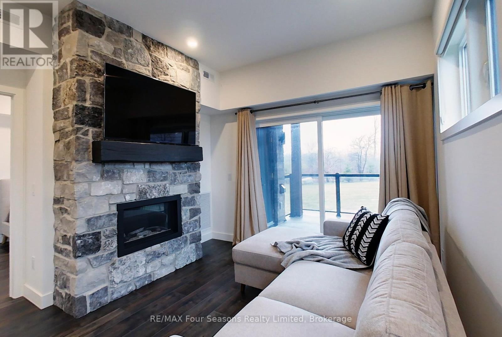 107 - 12 BEAUSOLEIL LANE Image 13