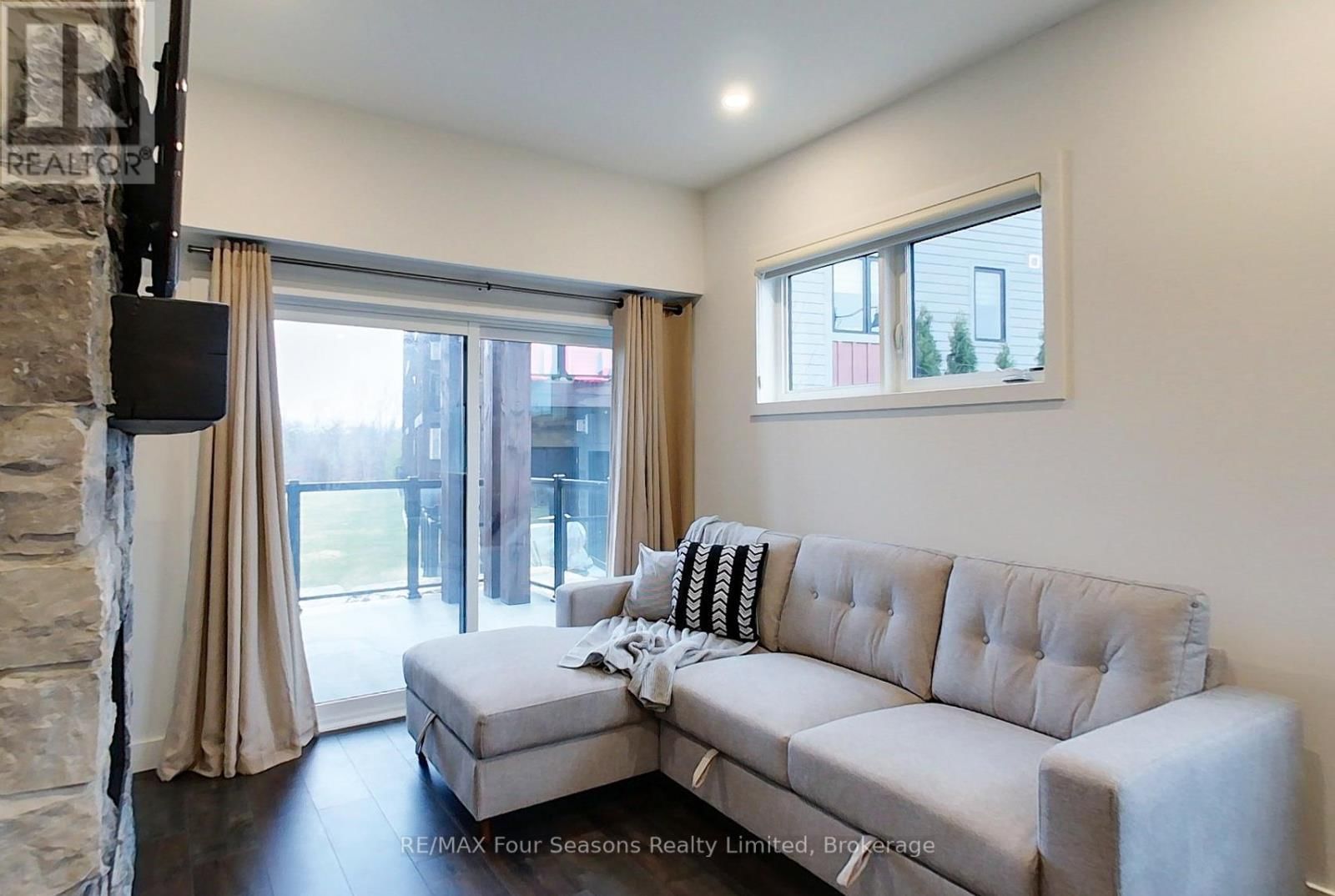 107 - 12 BEAUSOLEIL LANE Image 15