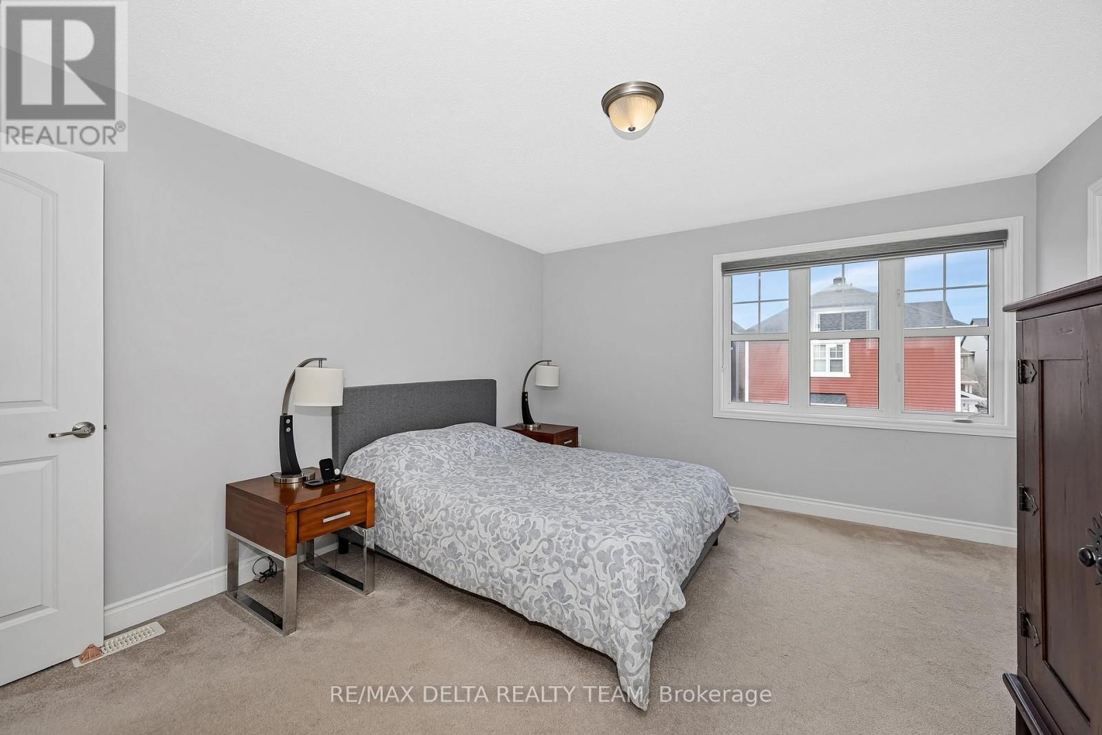 751 DEVARIO CRESCENT Image 16