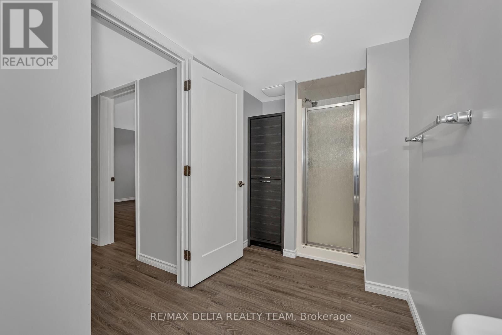 751 DEVARIO CRESCENT Image 36