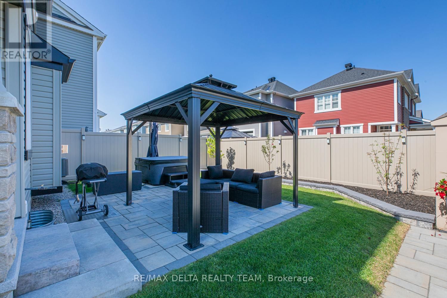 751 DEVARIO CRESCENT Image 38