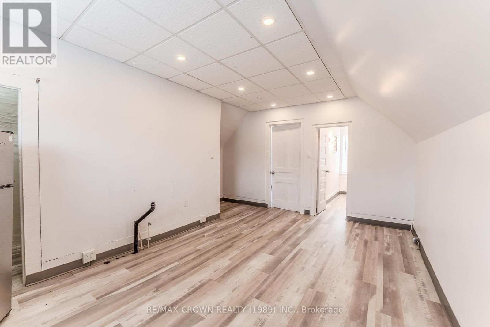 1159 CASSELLS STREET Image 18