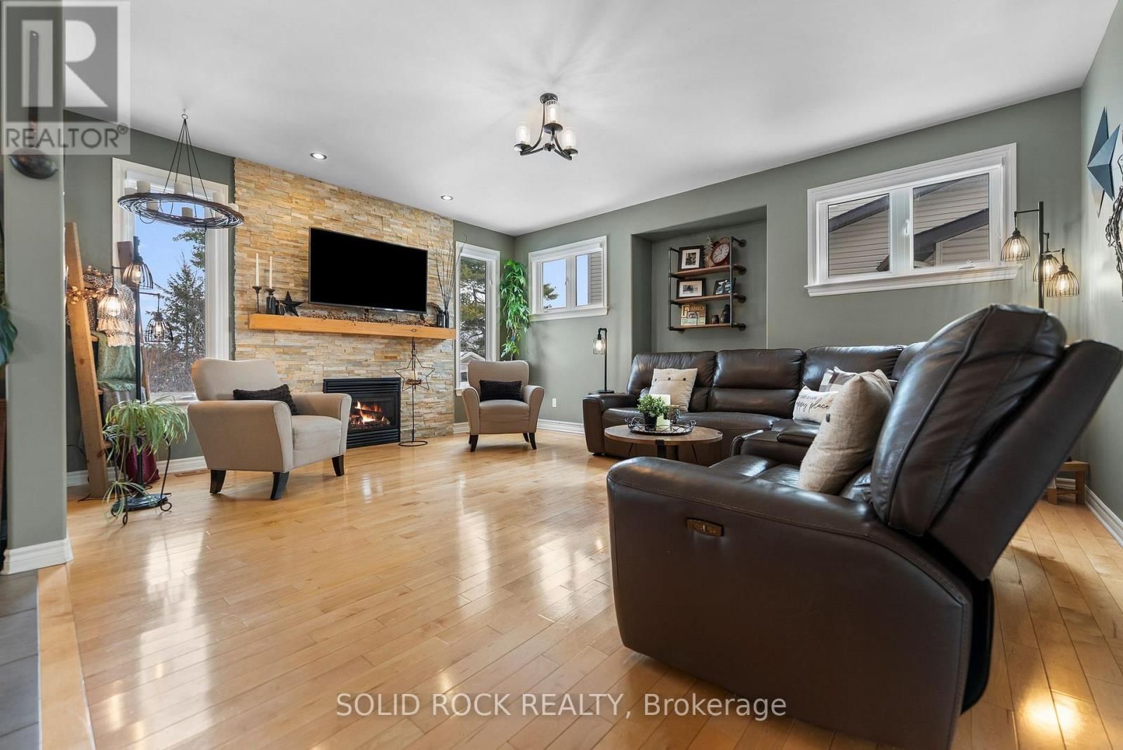 182 ARTHUR STREET Image 17