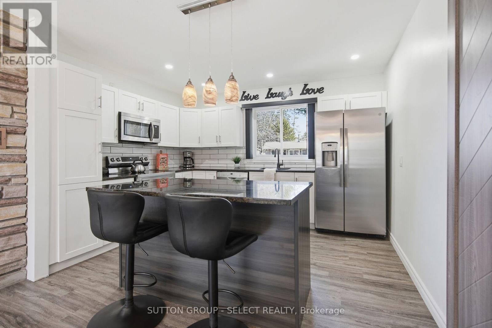 21069 RIVERVIEW DRIVE Image 18