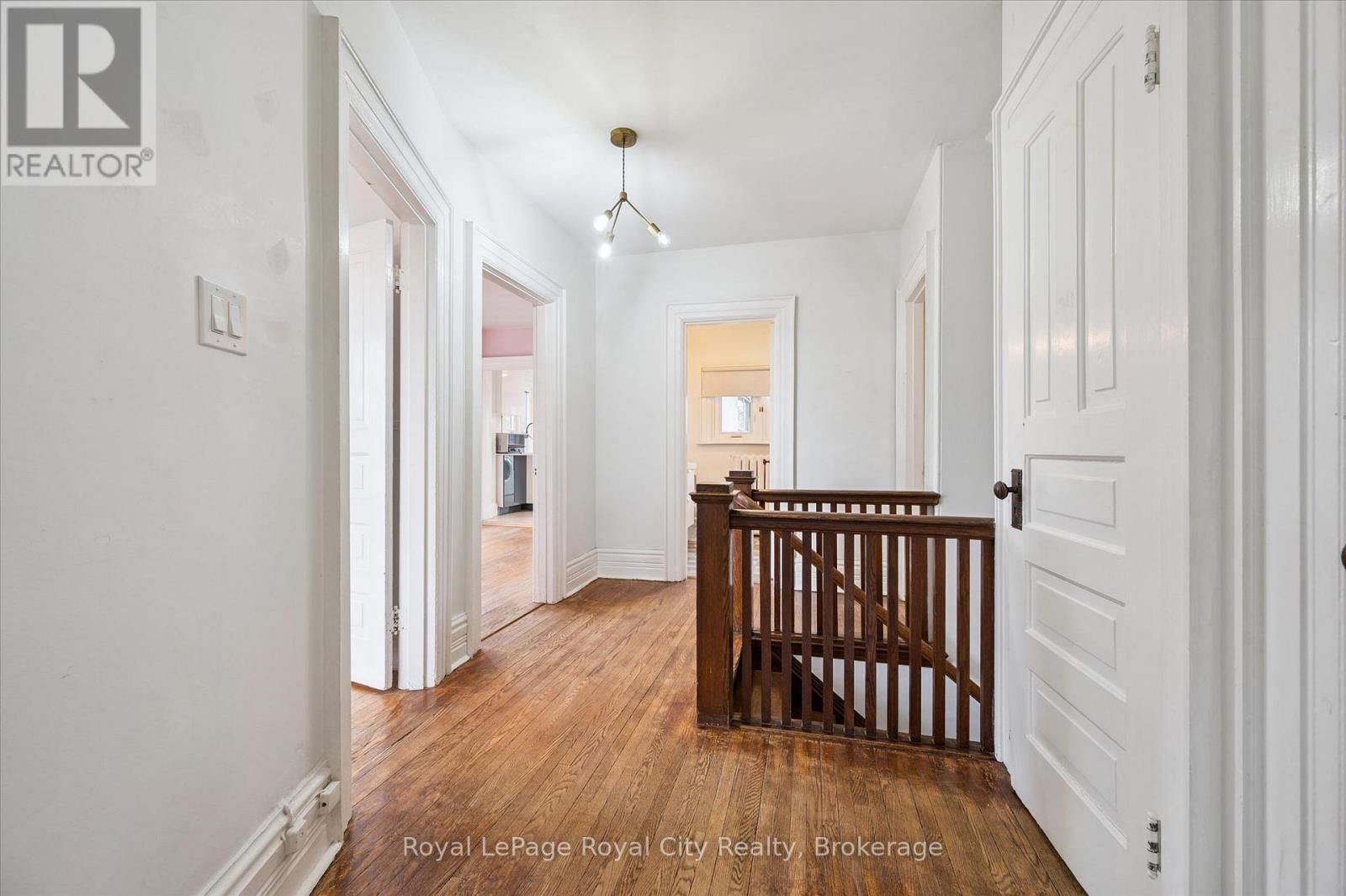 Upper - 467 WOOLWICH STREET Image 15