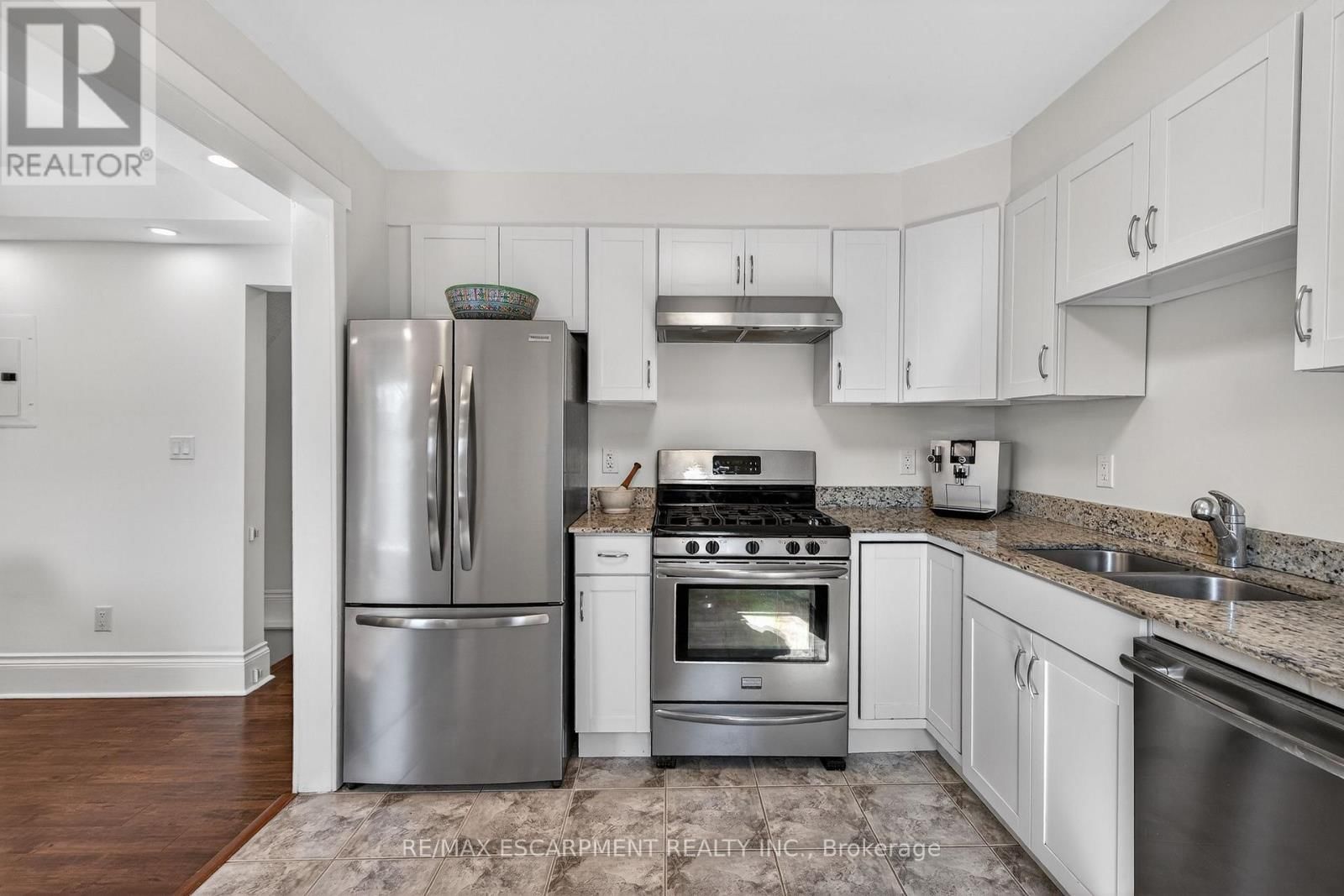 33 HOMEWOOD AVENUE Image 19