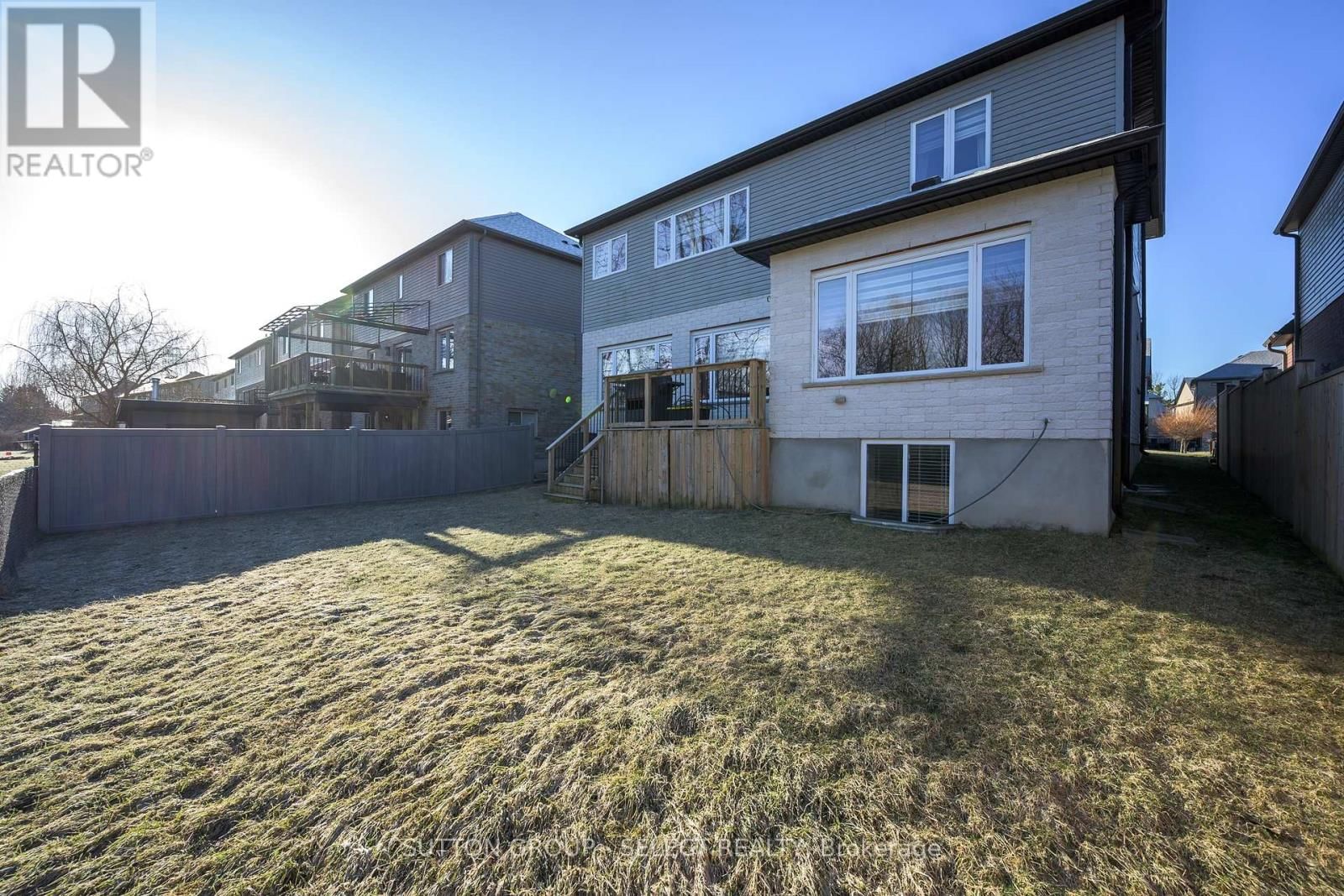 211 UNION AVENUE Image 36