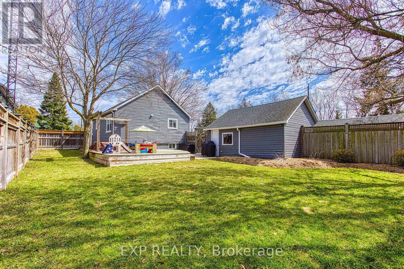 26 CLARA CRESCENT Image 36