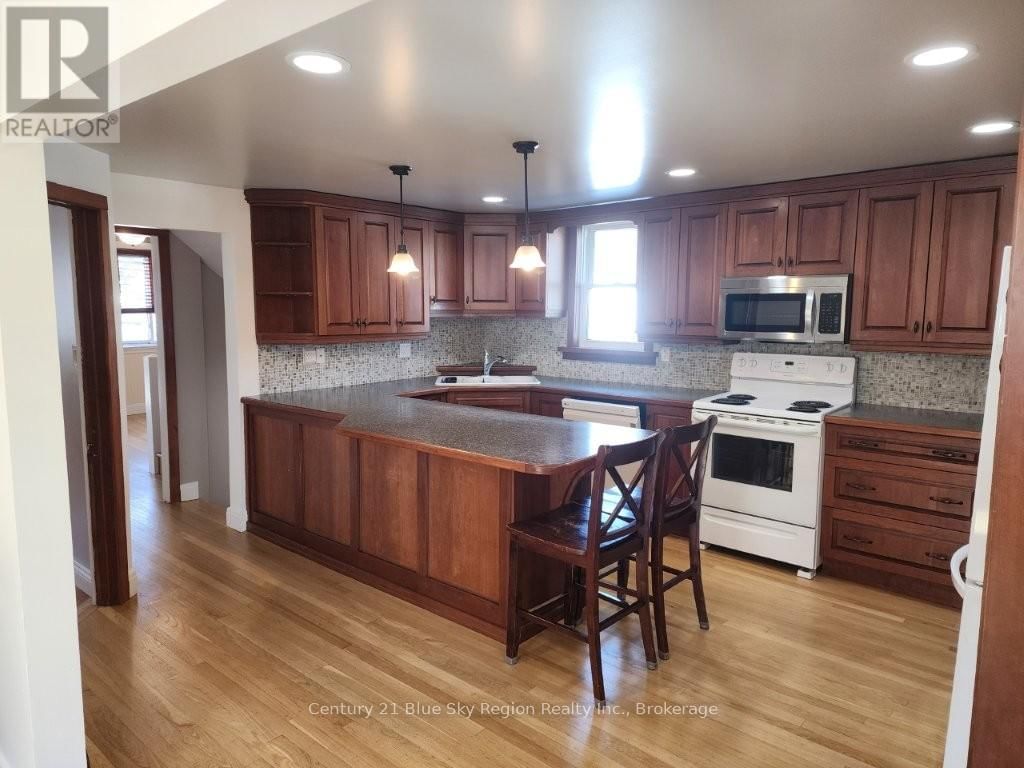 146 FIFTH AVENUE WEST Image 6