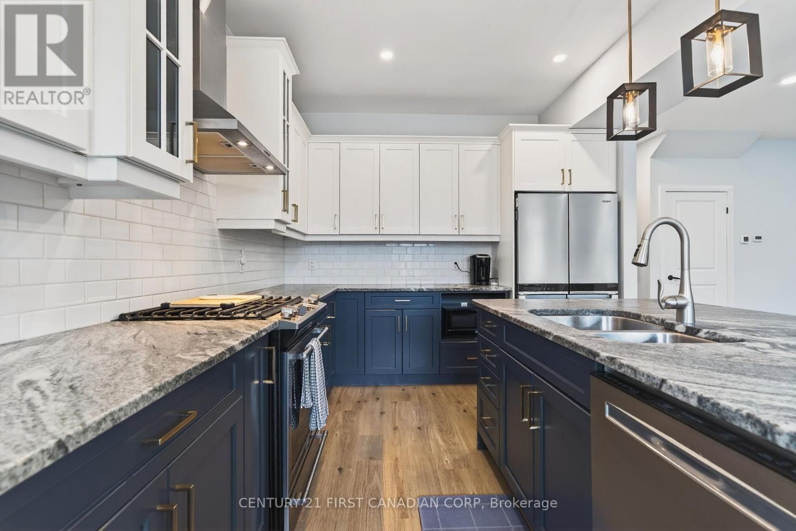 31 LINDSAY CRESCENT Image 14