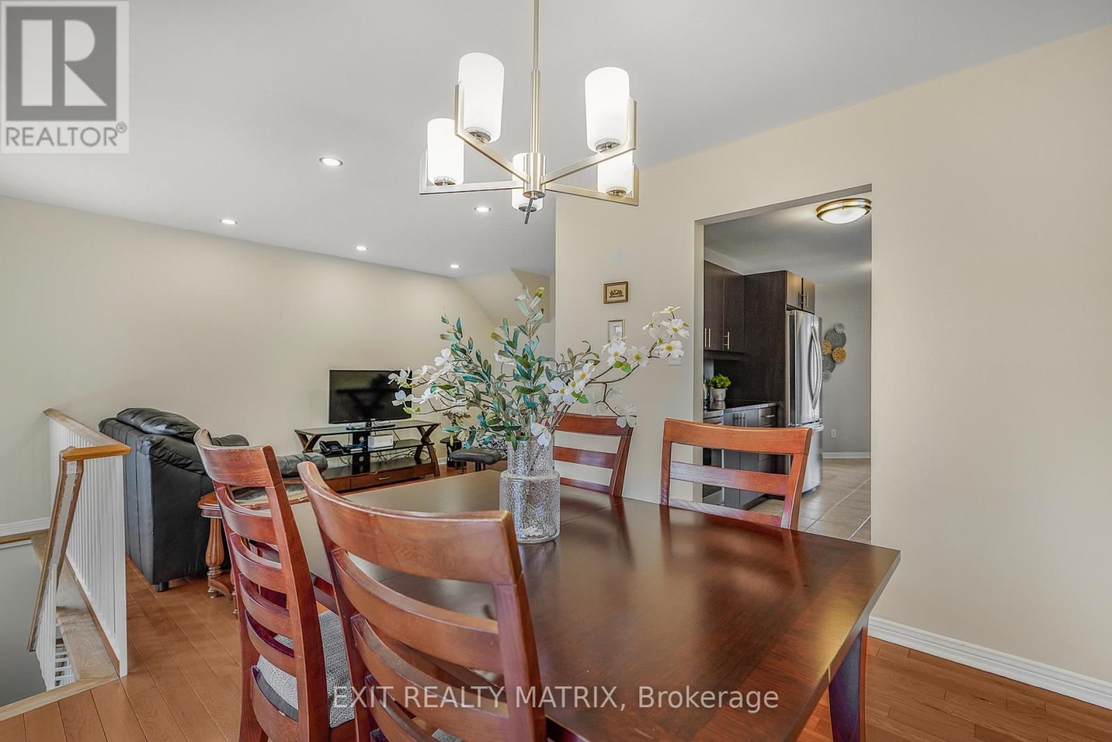 763 CLEARCREST CRESCENT Image 16