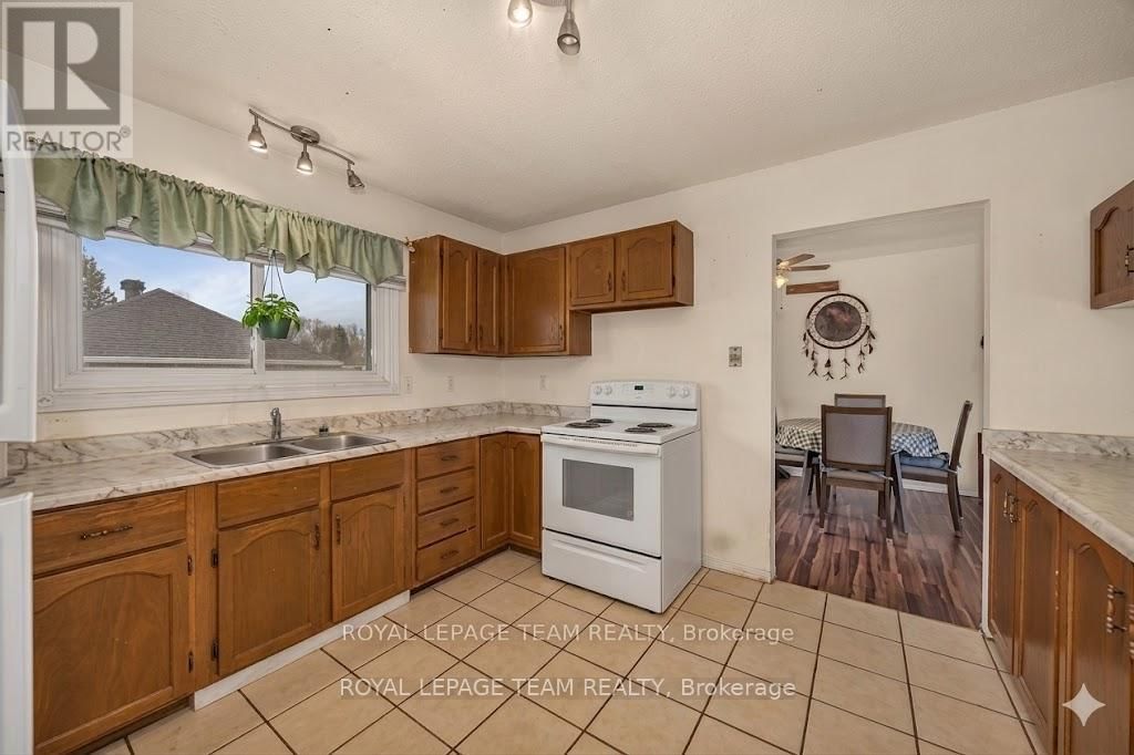 204 GEORGIANA STREET Image 13