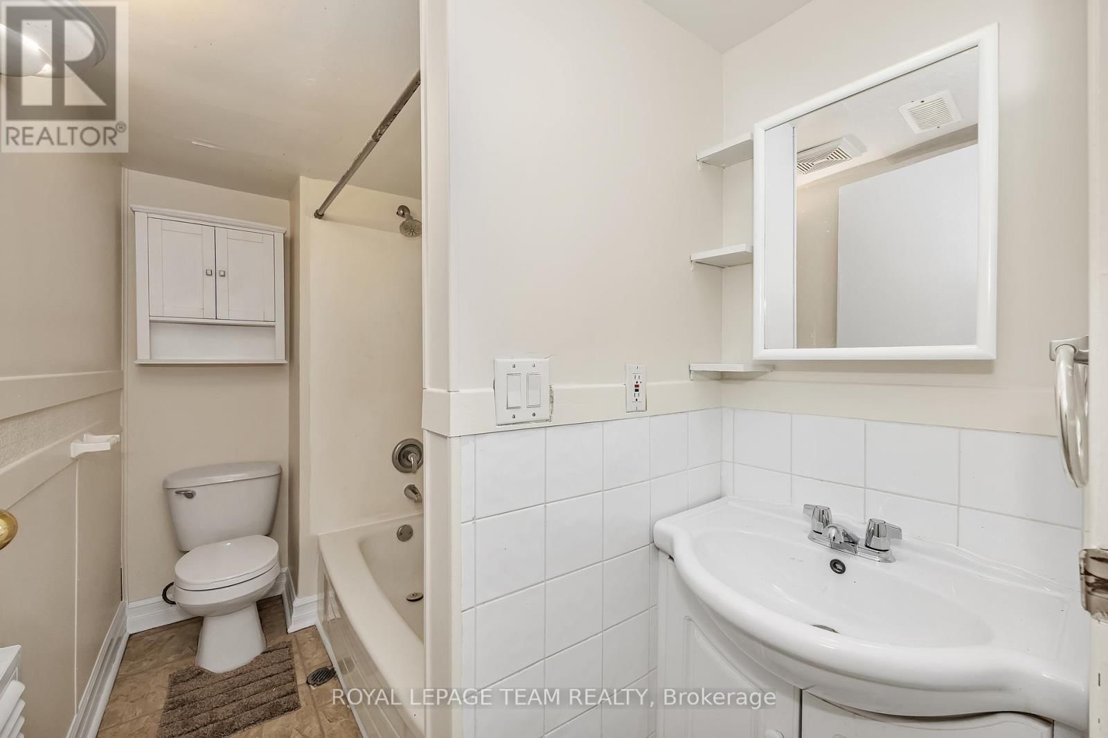 204 GEORGIANA STREET Image 37