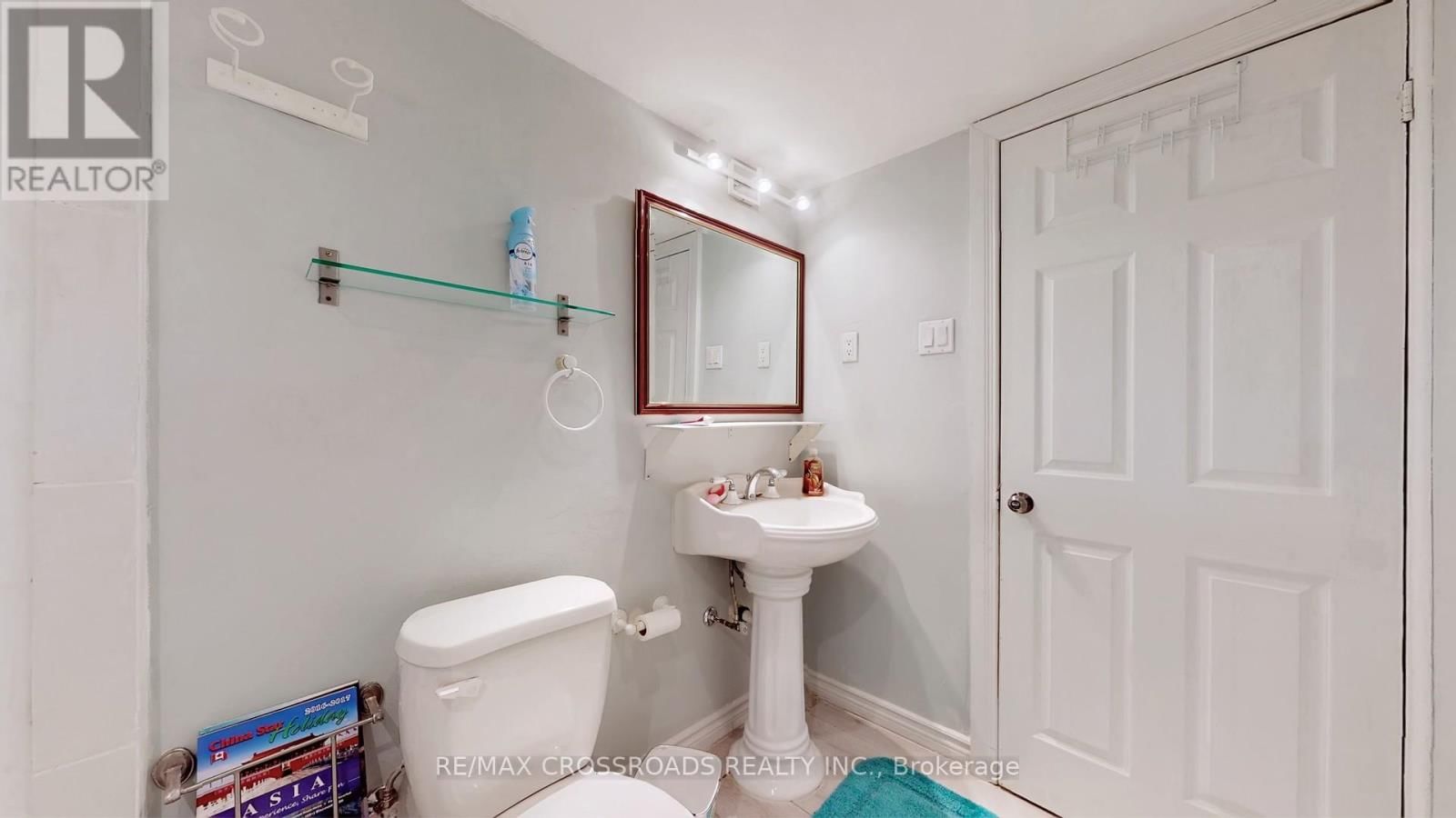 56 DOMINION CRESCENT Image 35