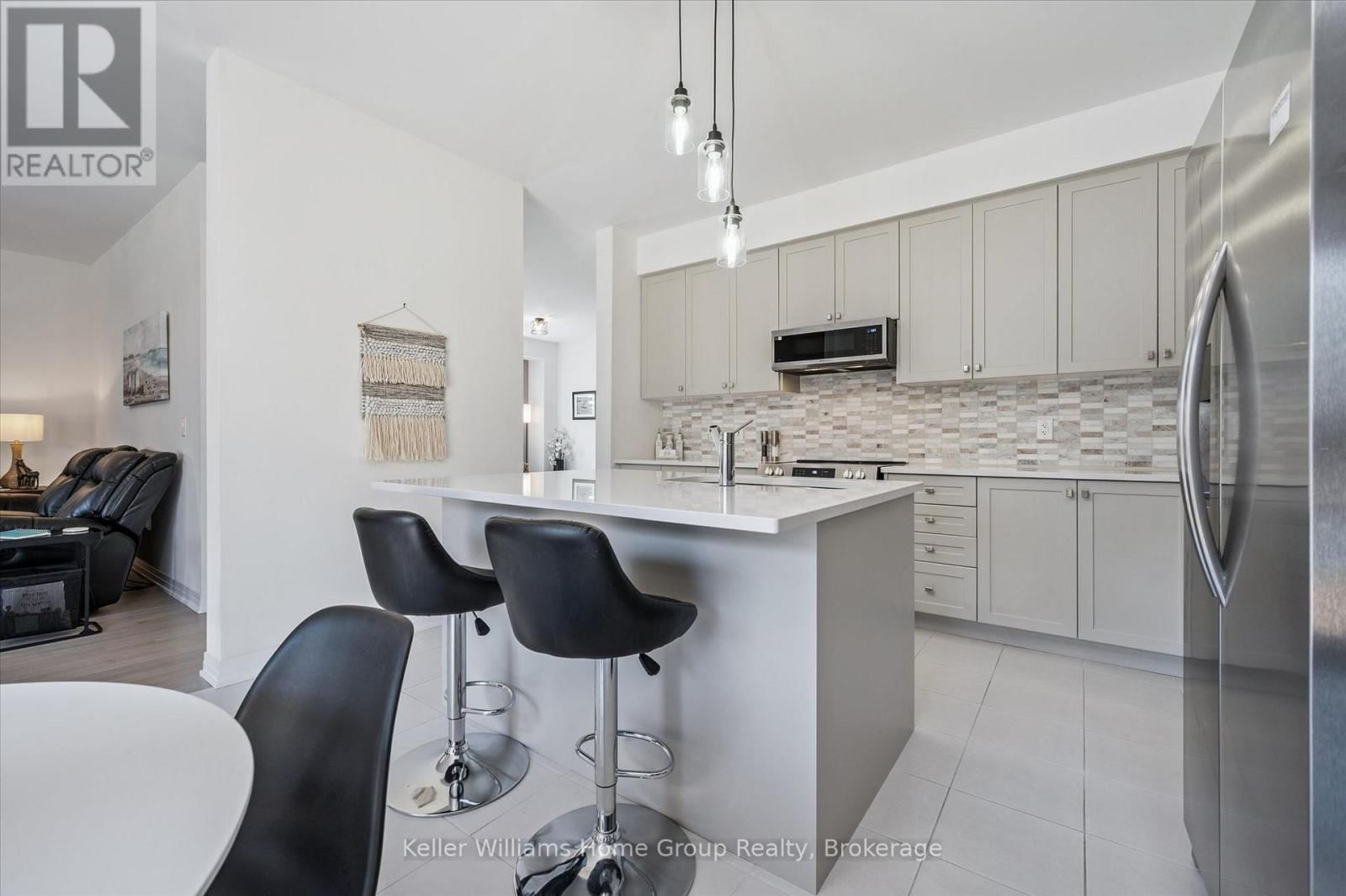 160 RAFTIS STREET Image 16