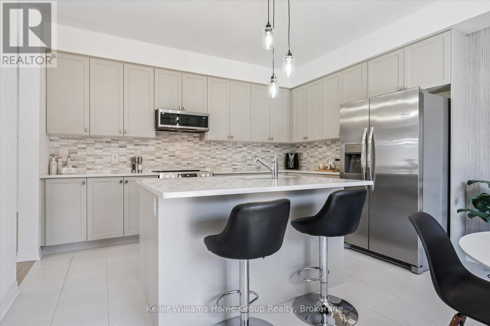 160 RAFTIS STREET Image 17