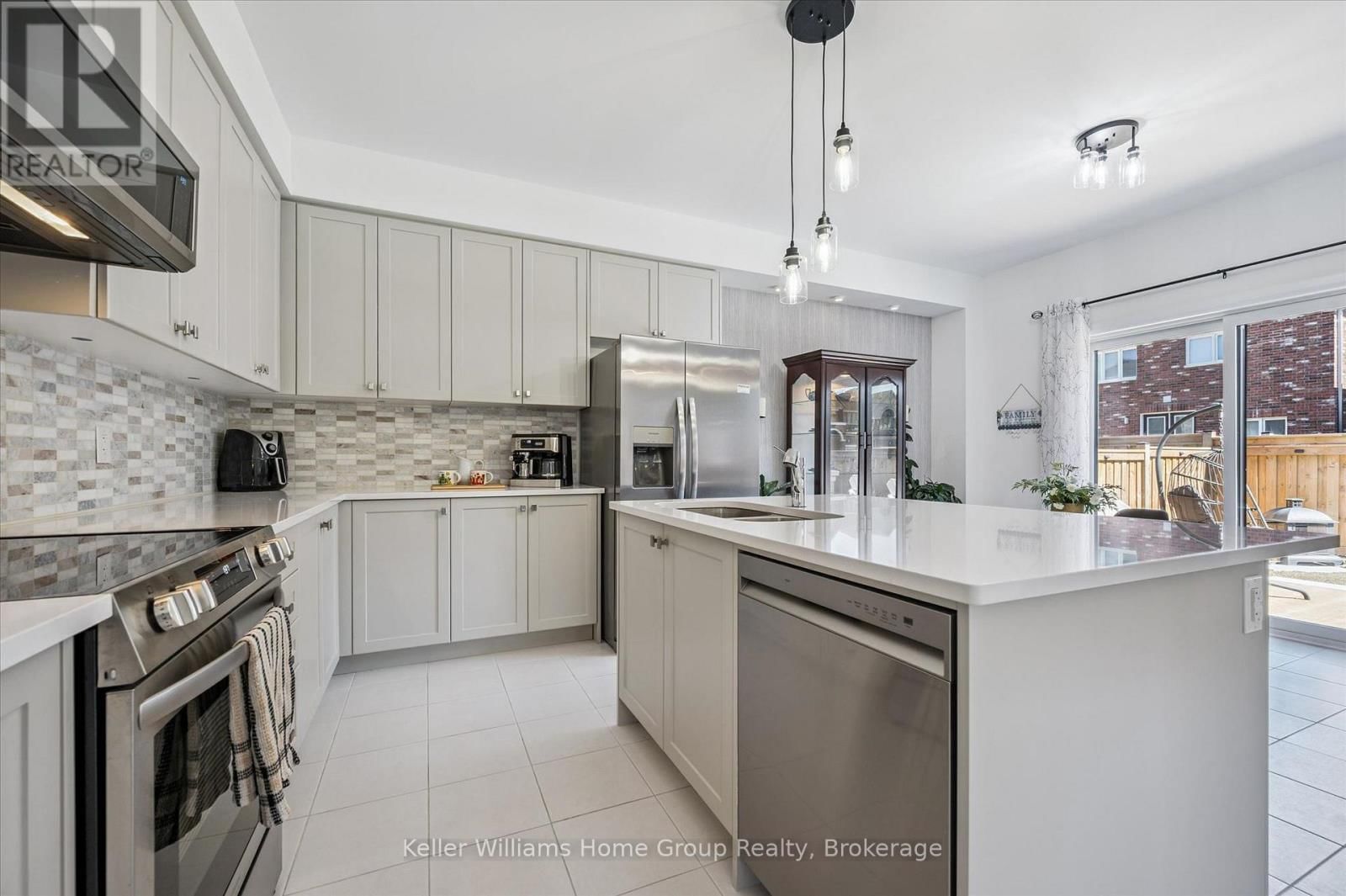 160 RAFTIS STREET Image 2