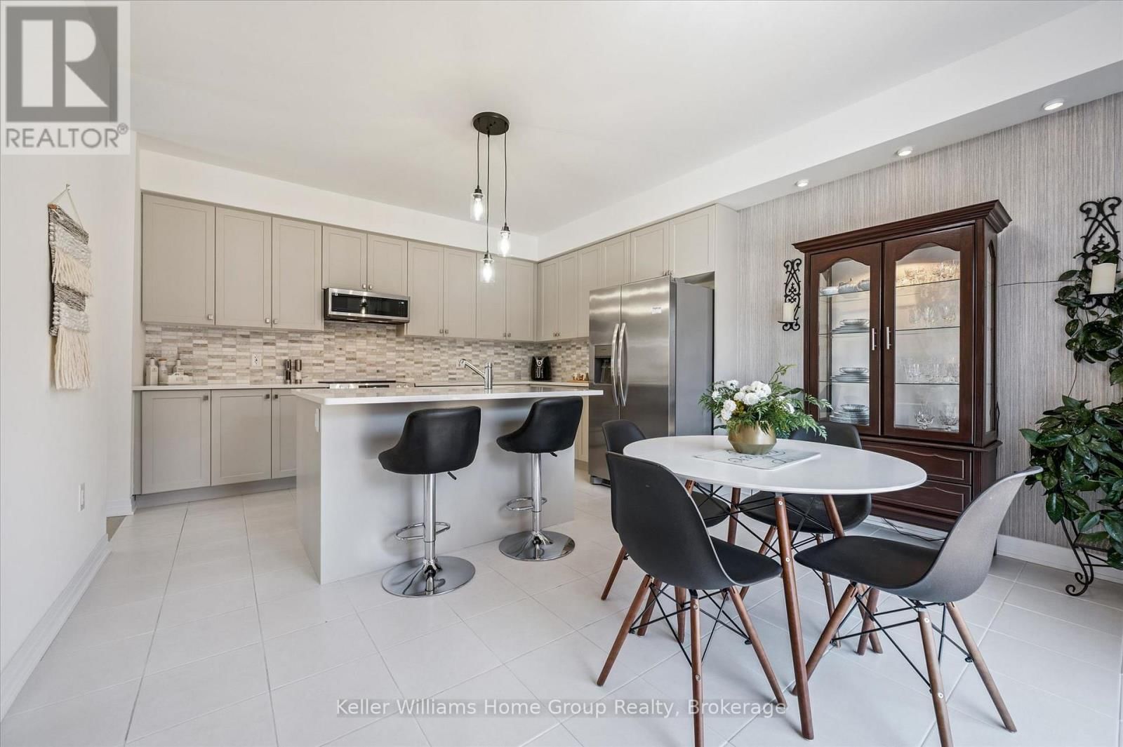 160 RAFTIS STREET Image 3