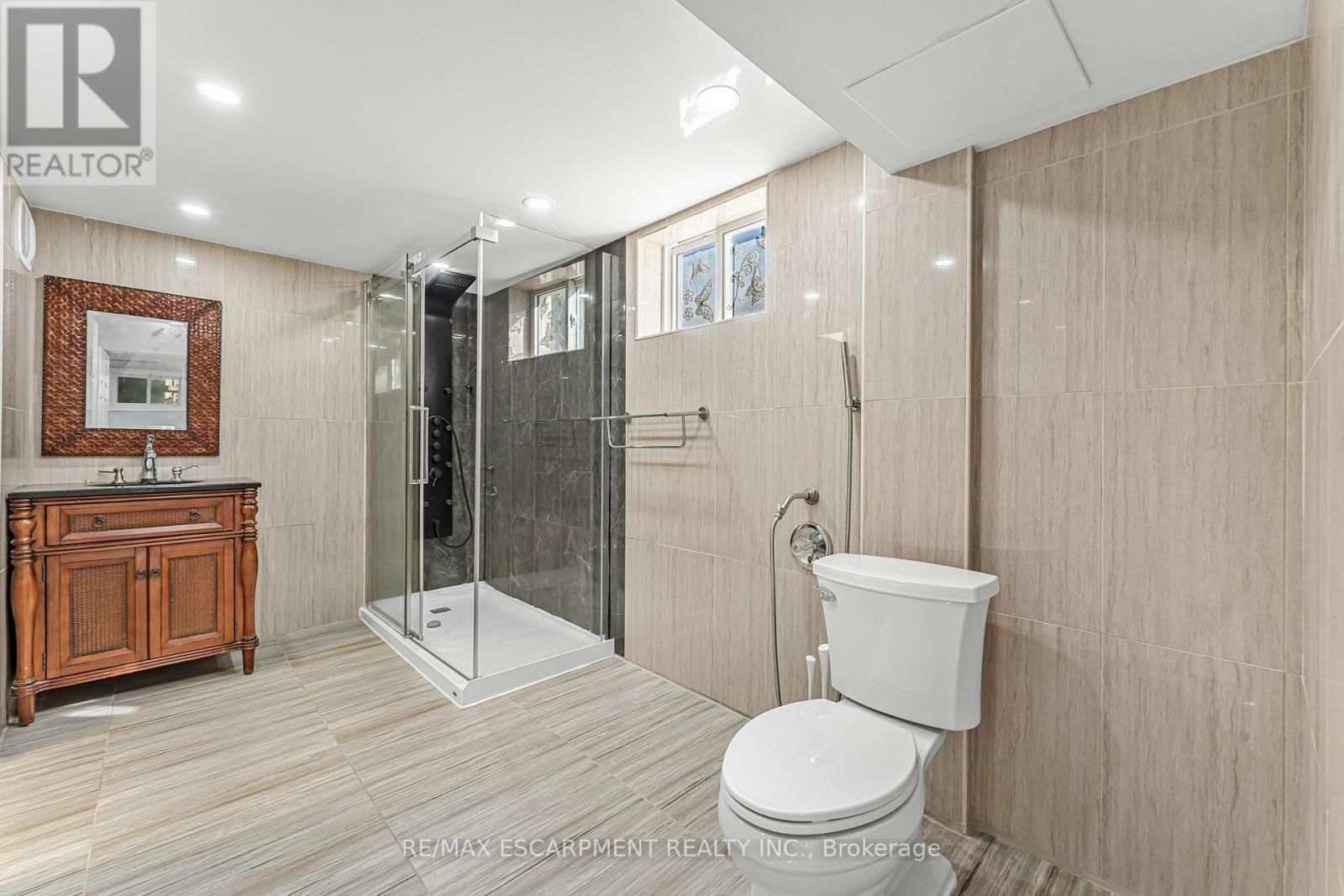 6122 MAYFAIR DRIVE Image 21