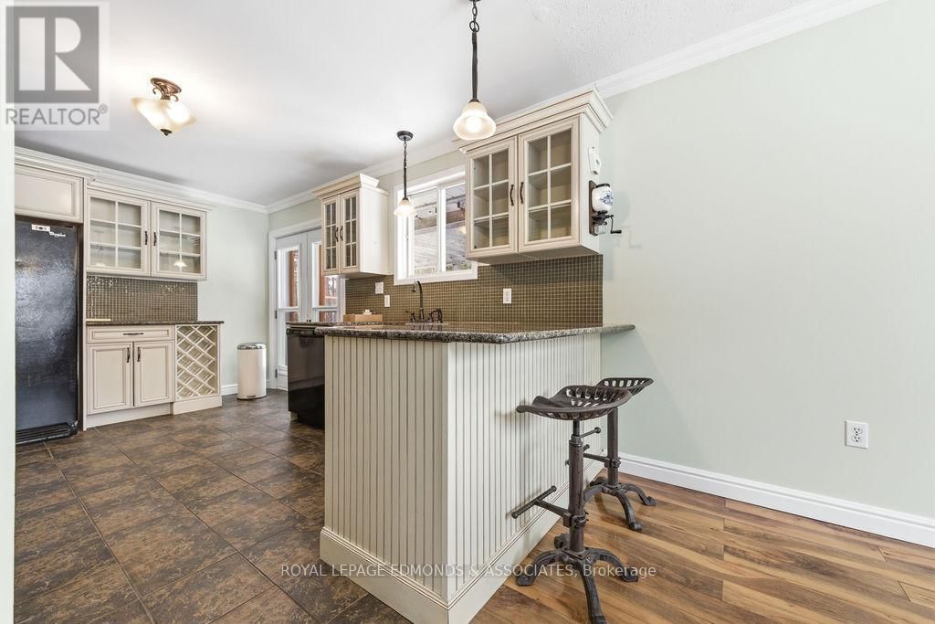 15 MCKAY STREET Image 20