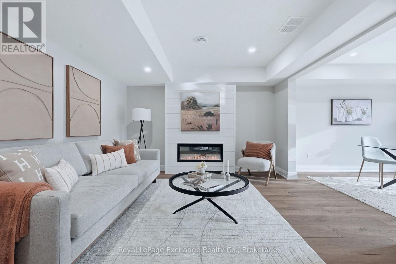 Unit 3 - 227 BRUCE STREET SOUTH Image 7