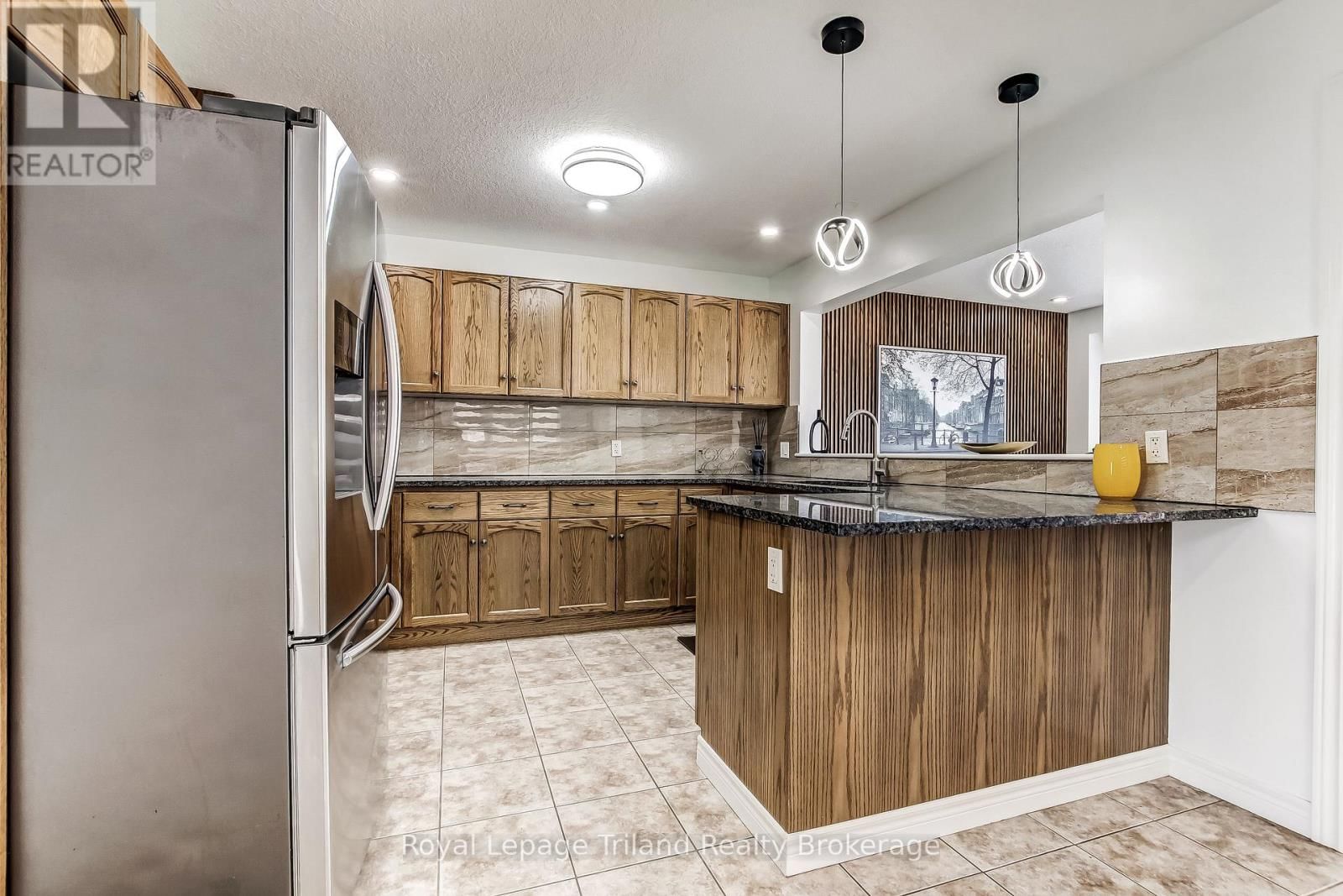 129 PASSCHENDAELE STREET NORTH Image 10